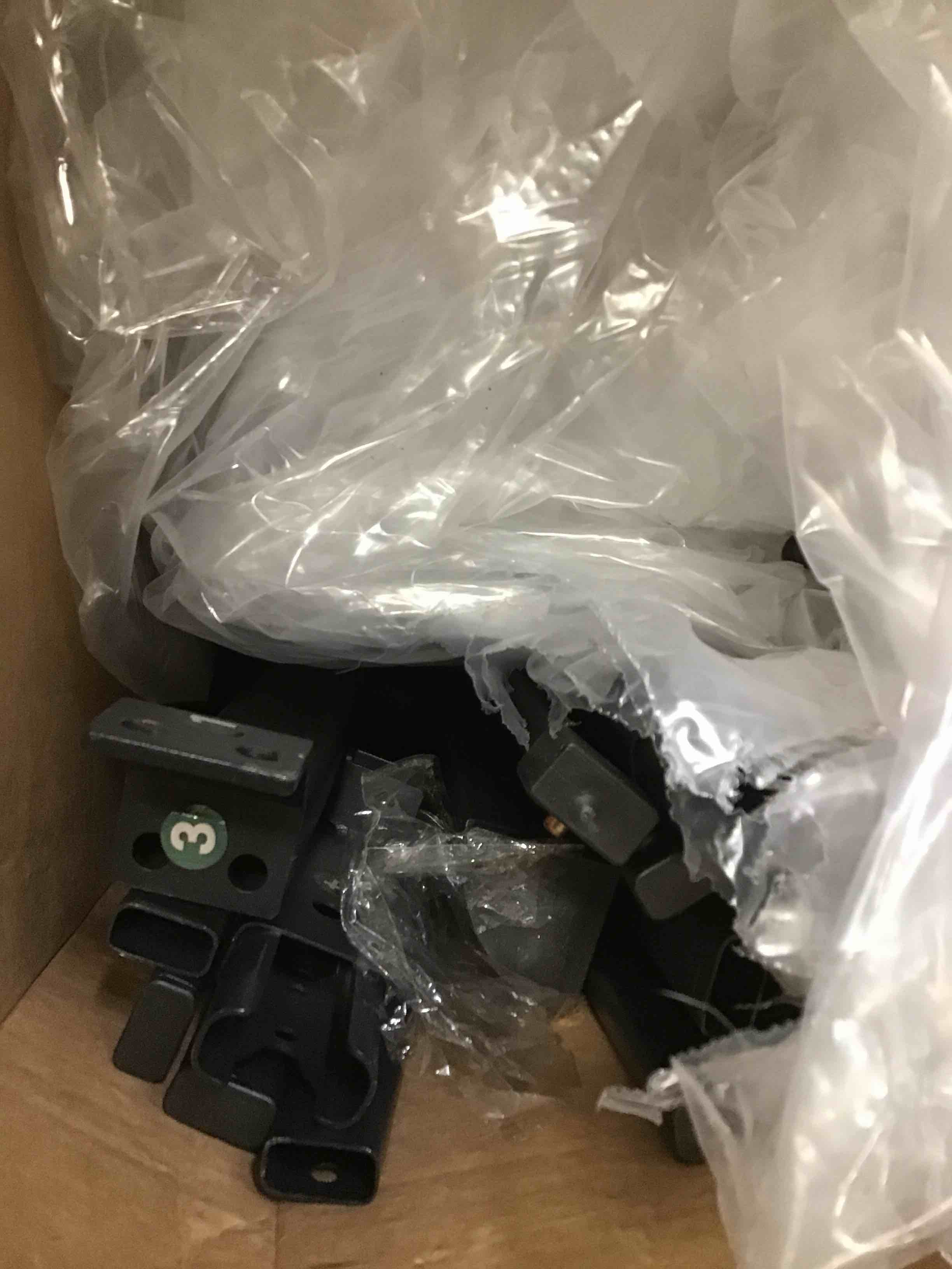 https://s3.amazonaws.com/lotting-images-prod/bidfta/PNK1257103_1735584396098.jpeg