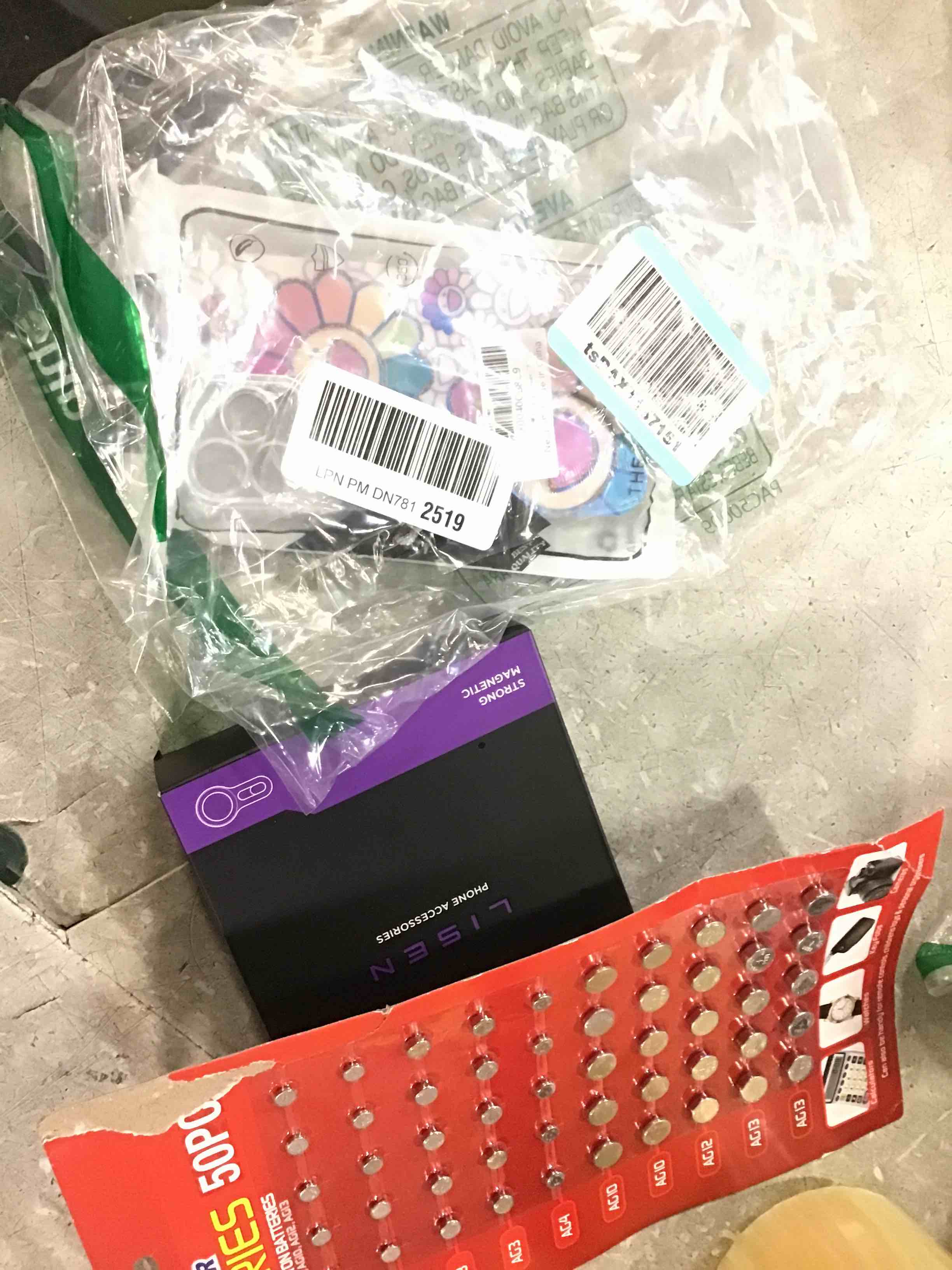 https://s3.amazonaws.com/lotting-images-prod/bidfta/PNK1257386_1735672279954.jpeg