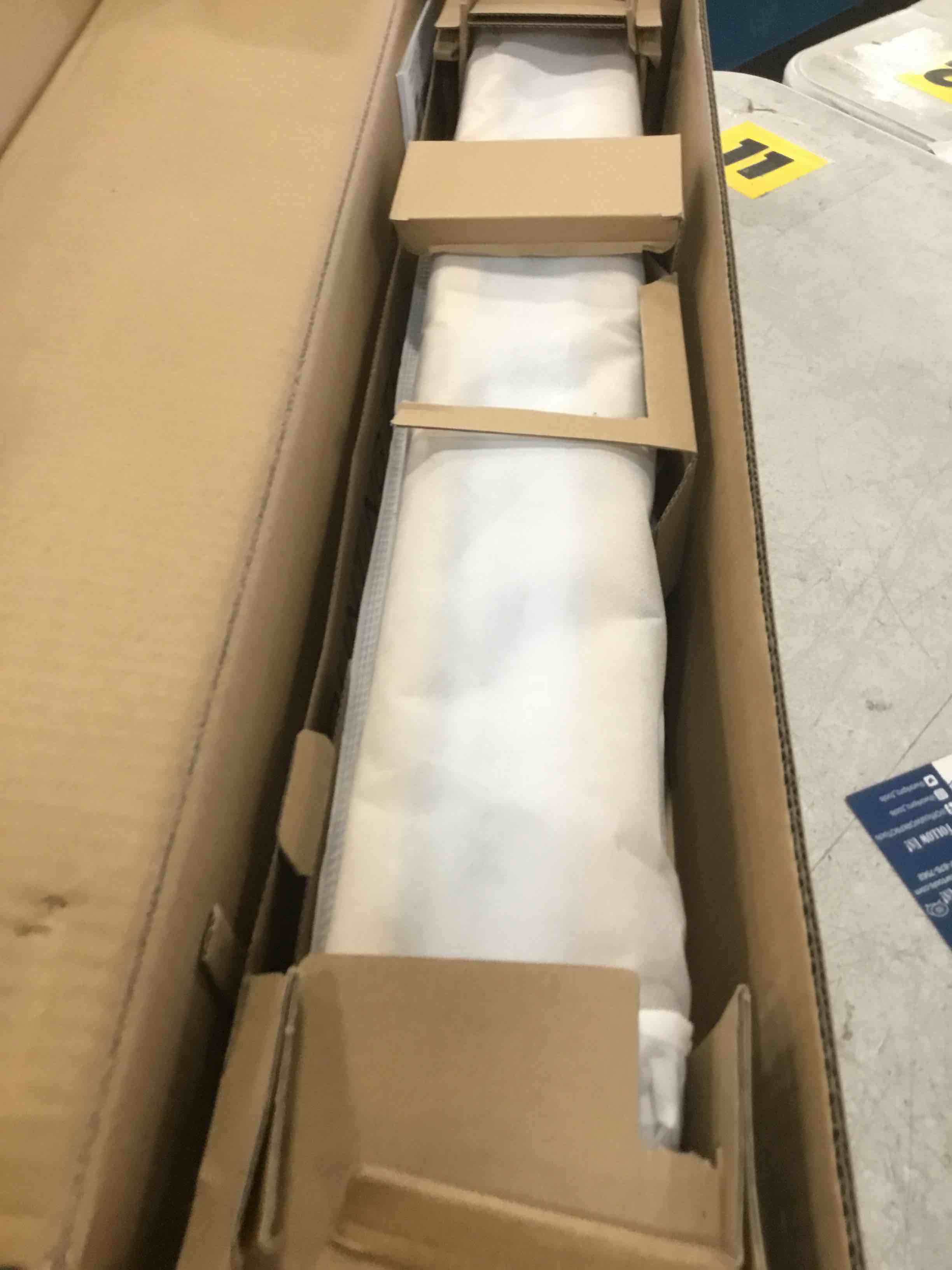 https://s3.amazonaws.com/lotting-images-prod/bidfta/PNK1257833_1736005206924.jpeg
