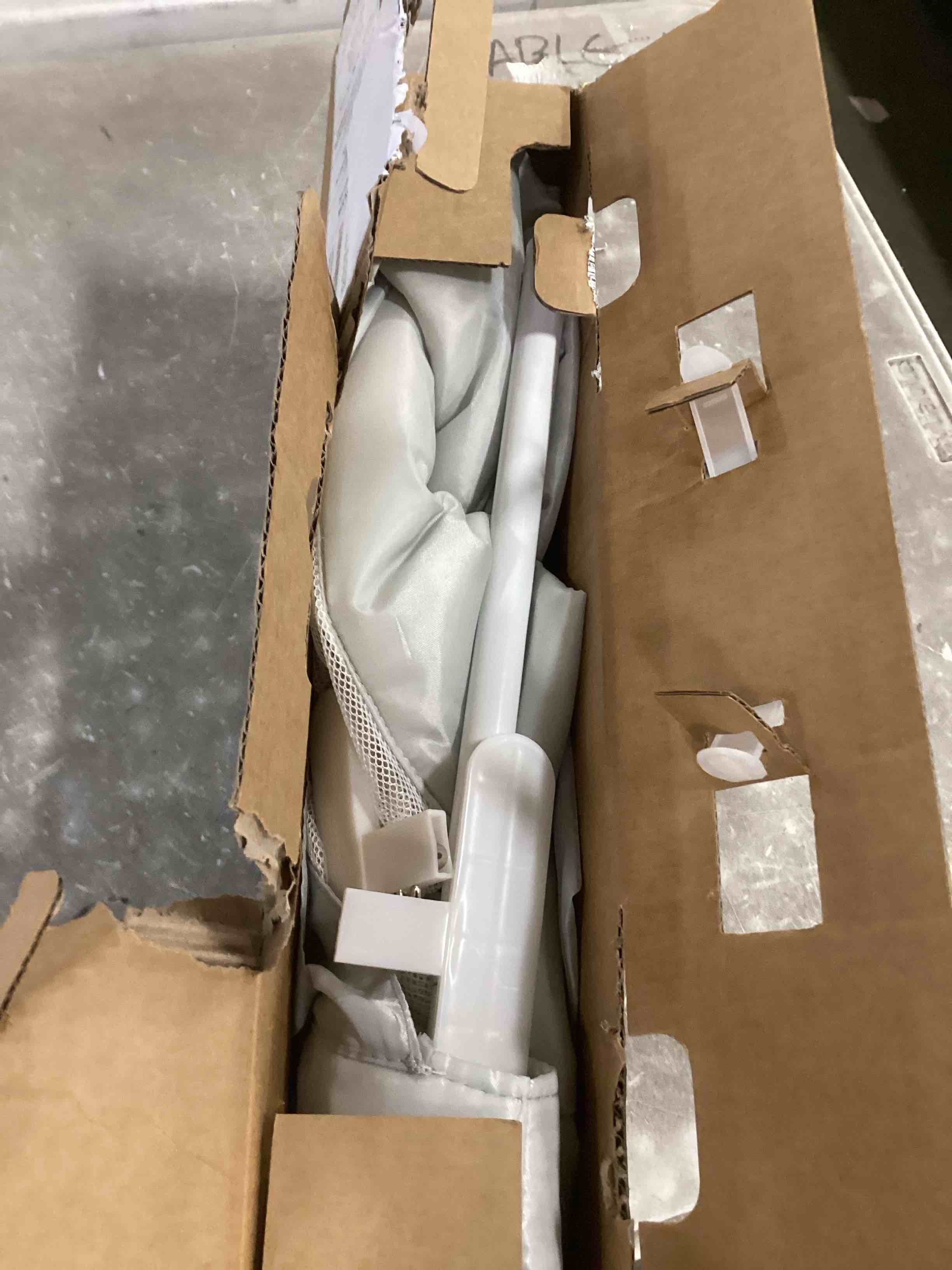 https://s3.amazonaws.com/lotting-images-prod/bidfta/PNK1261491_1734633199121.jpeg