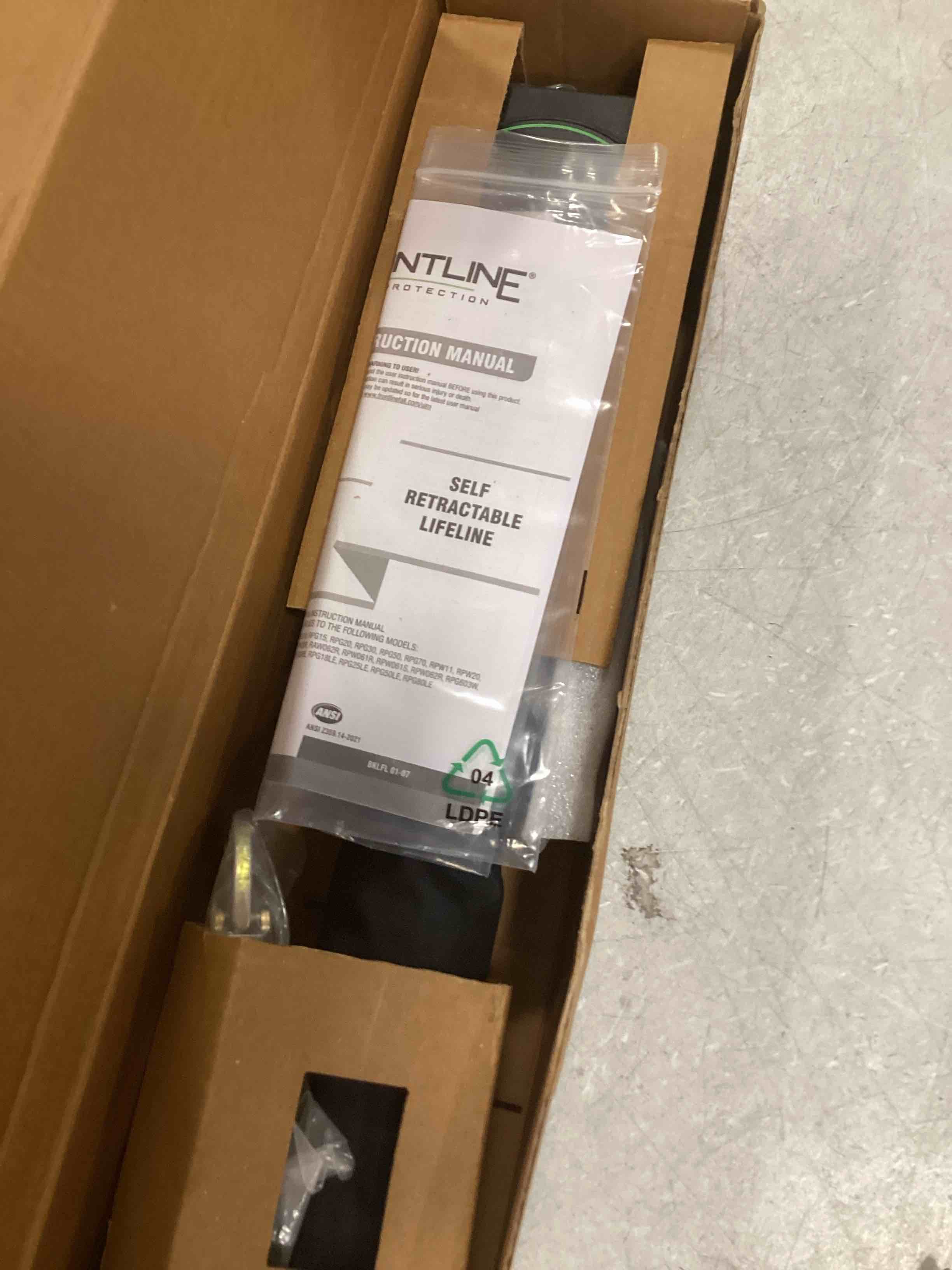 https://s3.amazonaws.com/lotting-images-prod/bidfta/PNK1261771_1734712430378.jpeg