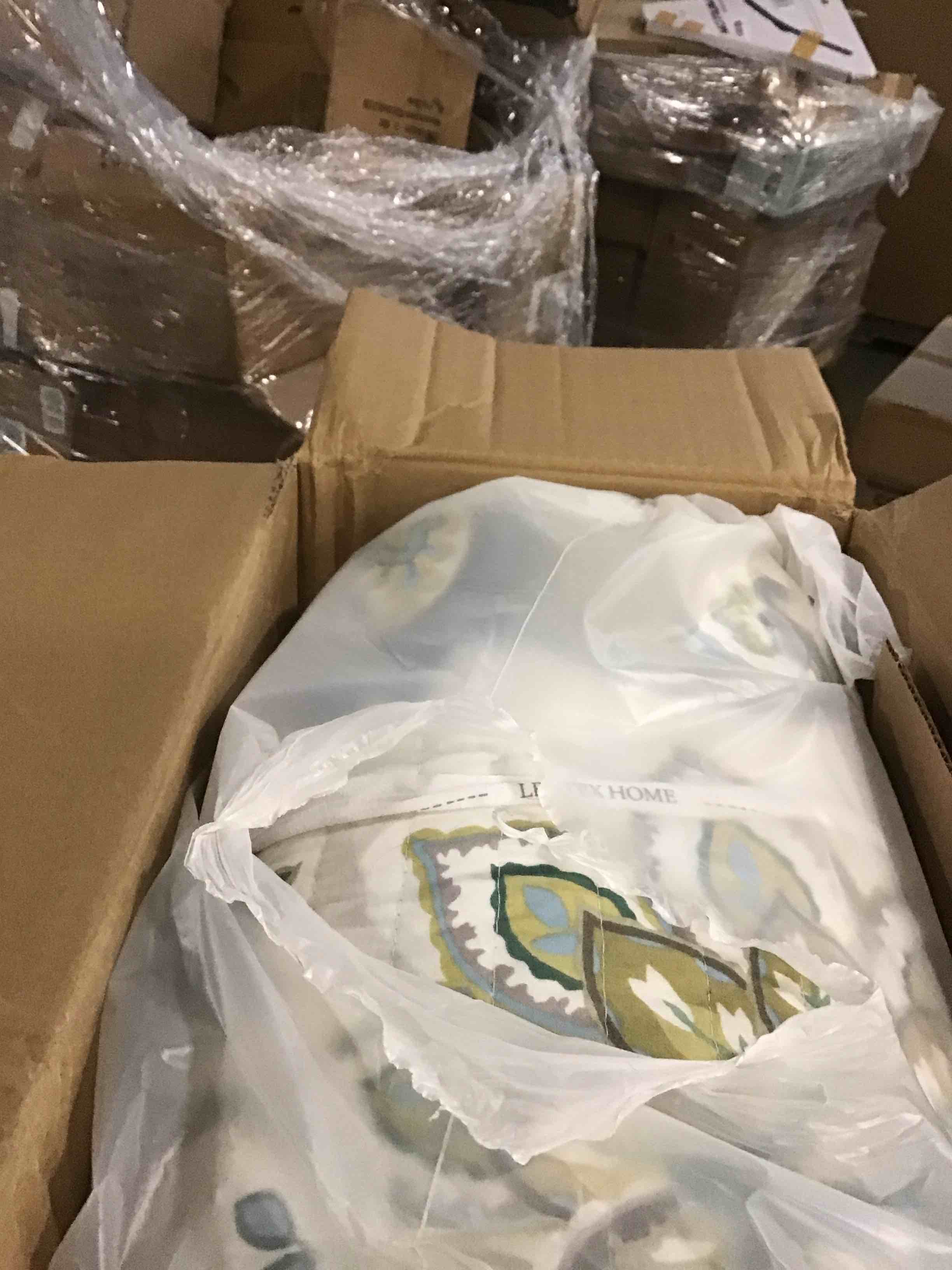 https://s3.amazonaws.com/lotting-images-prod/bidfta/PNK1262252_1736598131124.jpeg