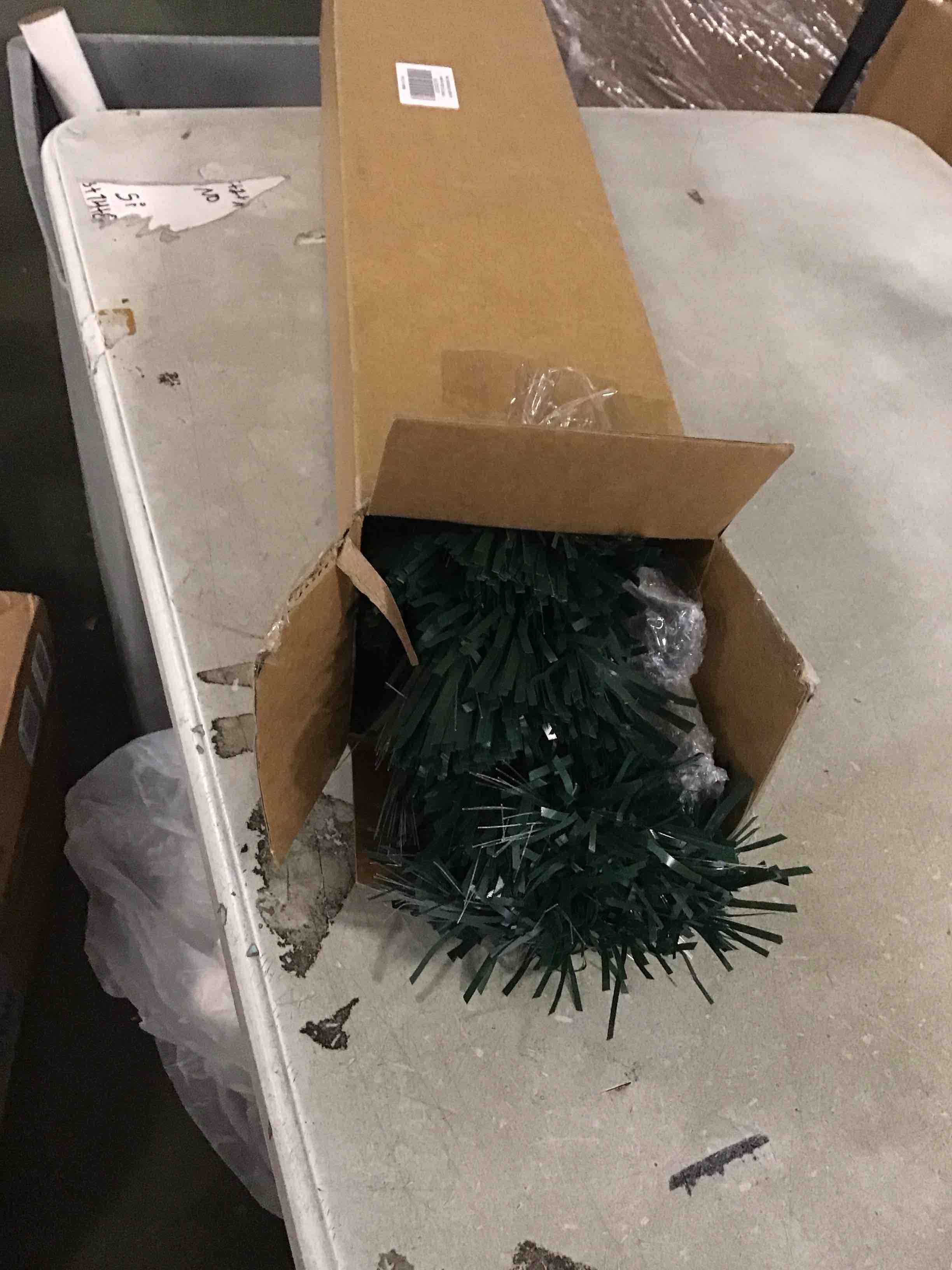 https://s3.amazonaws.com/lotting-images-prod/bidfta/PNK1262296_1736605623306.jpeg