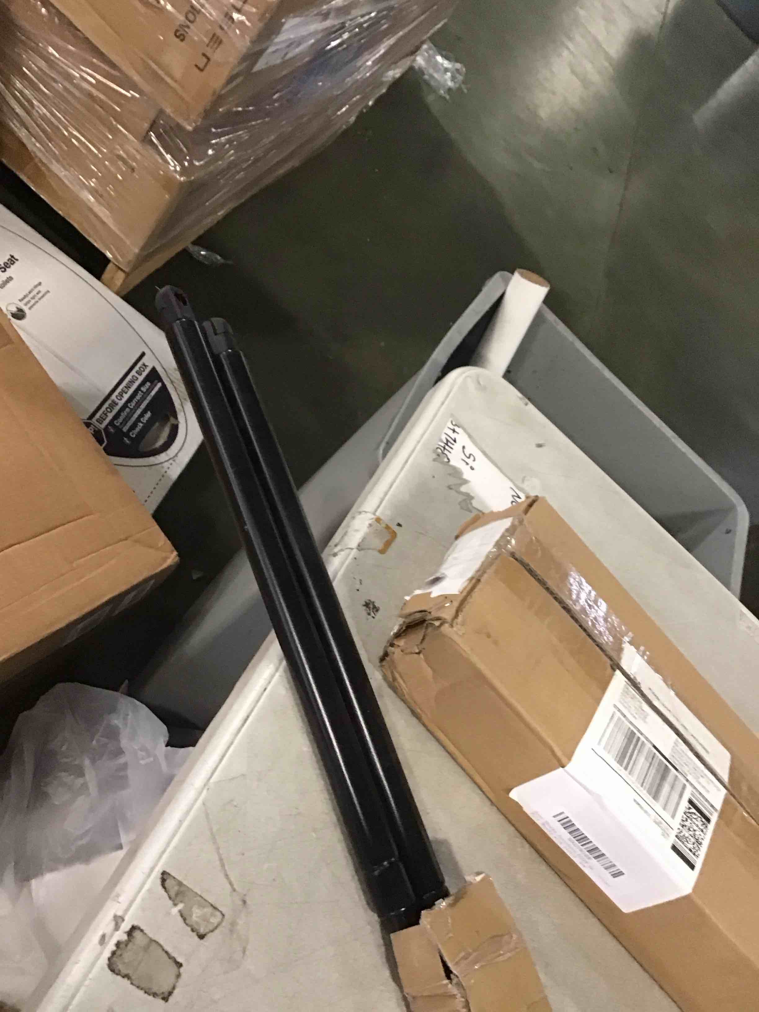 https://s3.amazonaws.com/lotting-images-prod/bidfta/PNK1262297_1736605705479.jpeg