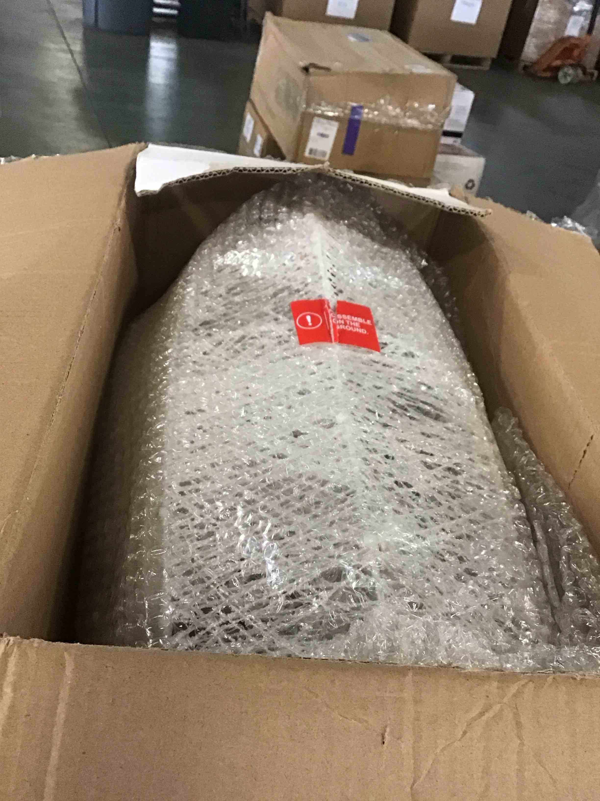 https://s3.amazonaws.com/lotting-images-prod/bidfta/PNK1262346_1736615058378.jpeg