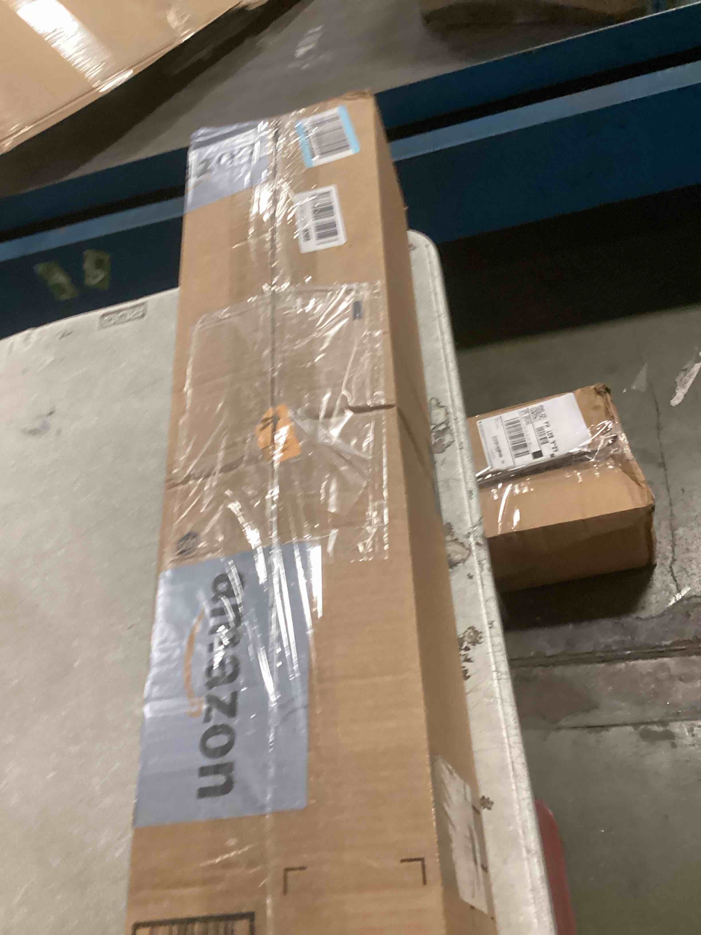 https://s3.amazonaws.com/lotting-images-prod/bidfta/PNK1262933_1737467646186.jpeg