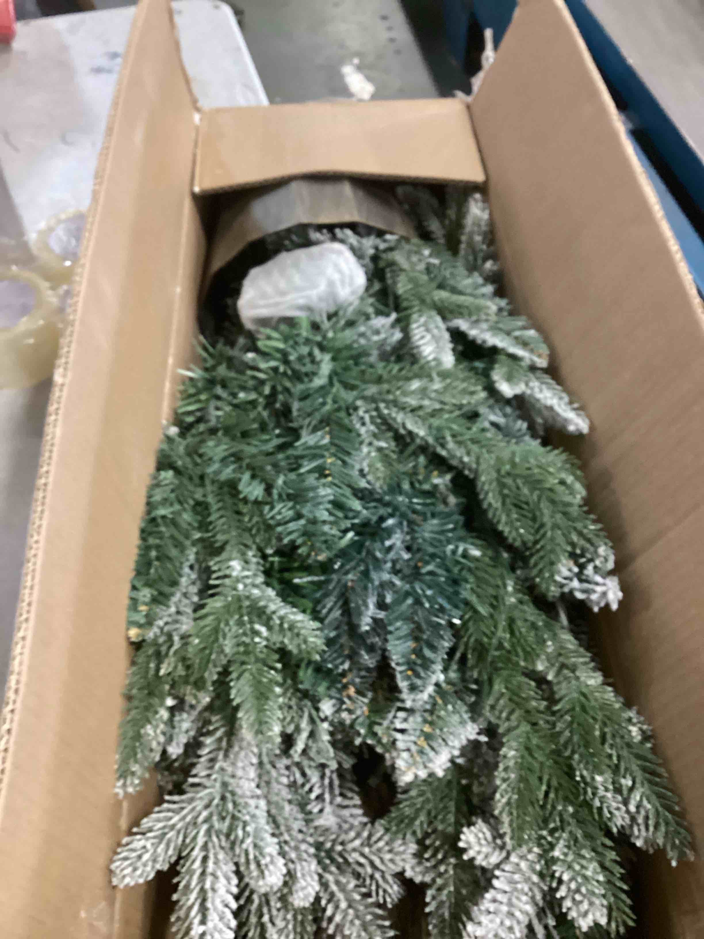 https://s3.amazonaws.com/lotting-images-prod/bidfta/PNK1263133_1737484893572.jpeg