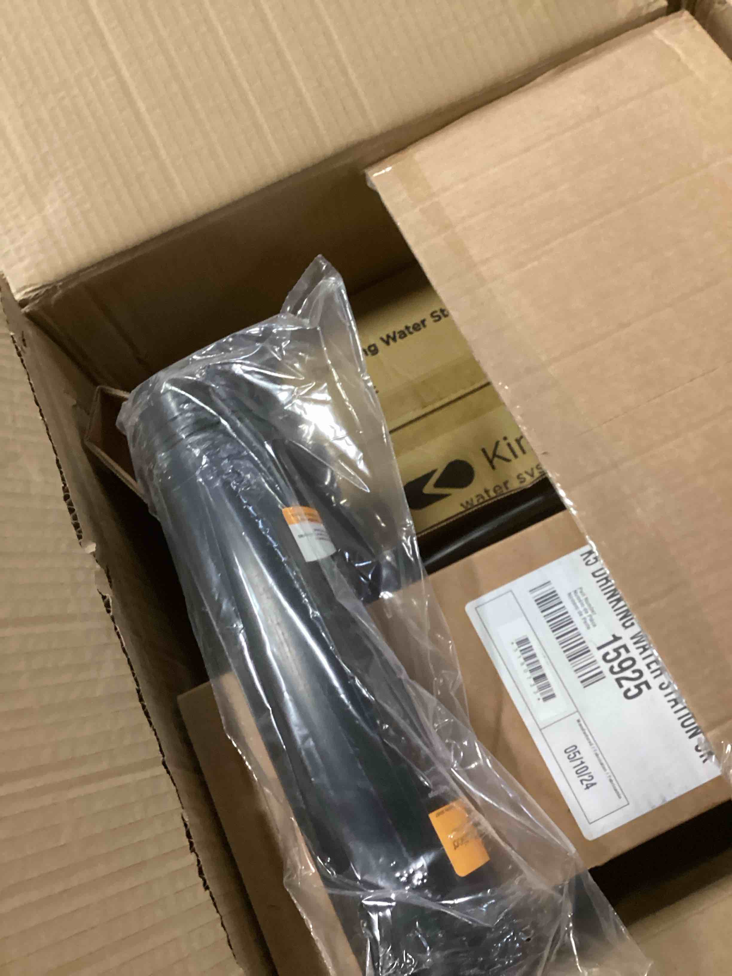 https://s3.amazonaws.com/lotting-images-prod/bidfta/PNK1263143_1737480837509.jpeg