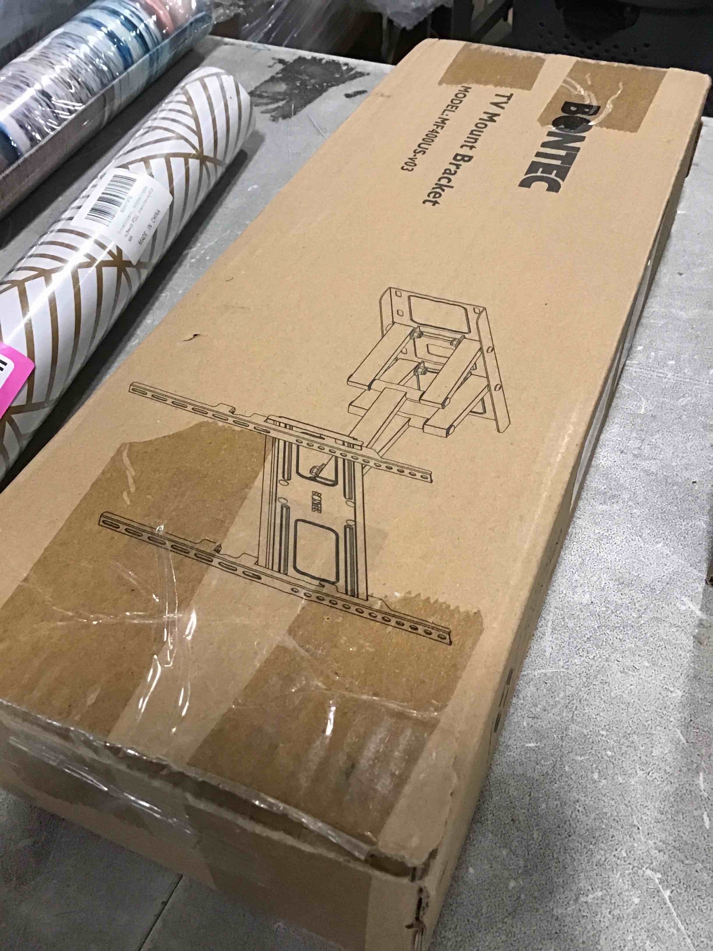 https://s3.amazonaws.com/lotting-images-prod/bidfta/PNK1267276_1733766274525.jpeg