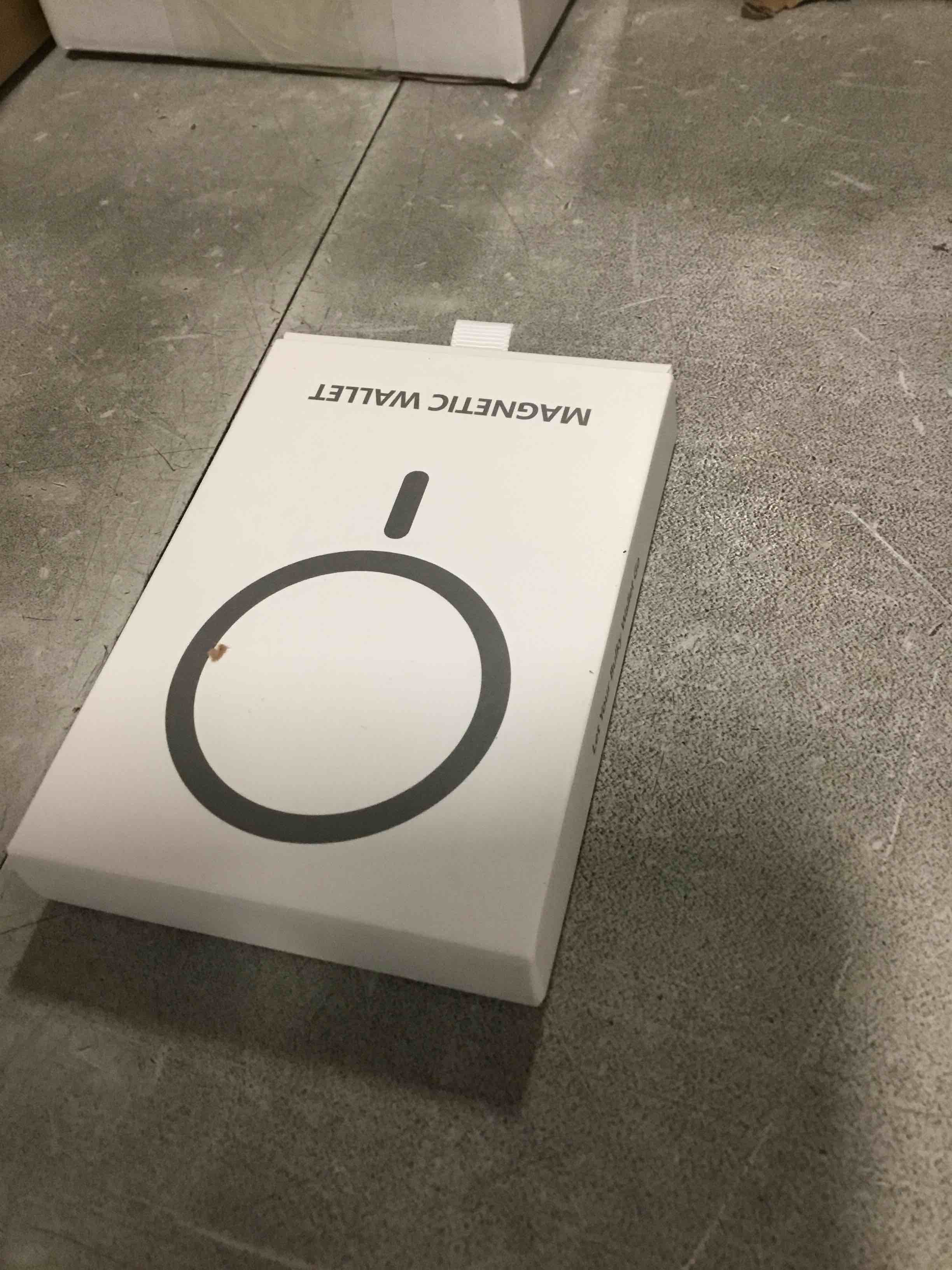 https://s3.amazonaws.com/lotting-images-prod/bidfta/PNK1267495_1733838963456.jpeg