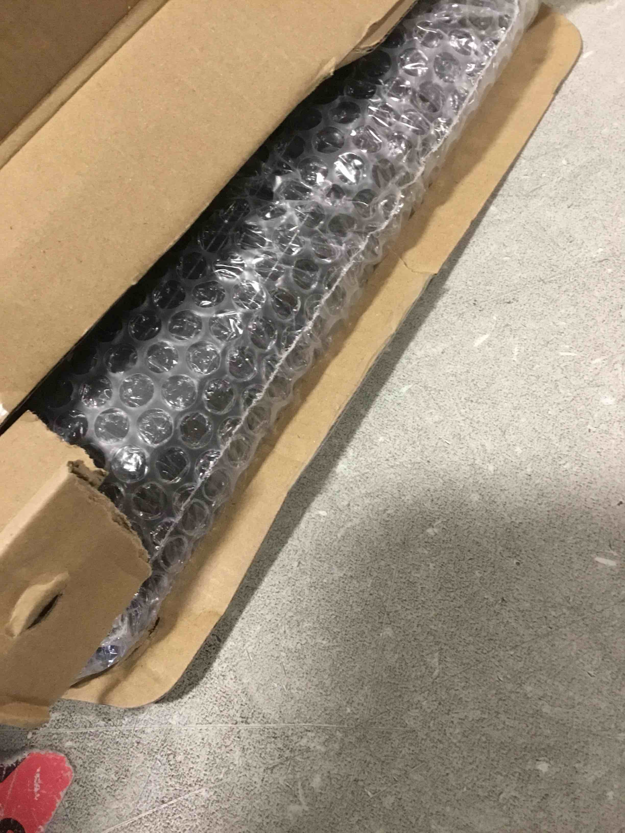 https://s3.amazonaws.com/lotting-images-prod/bidfta/PNK1267990_1733942351806.jpeg