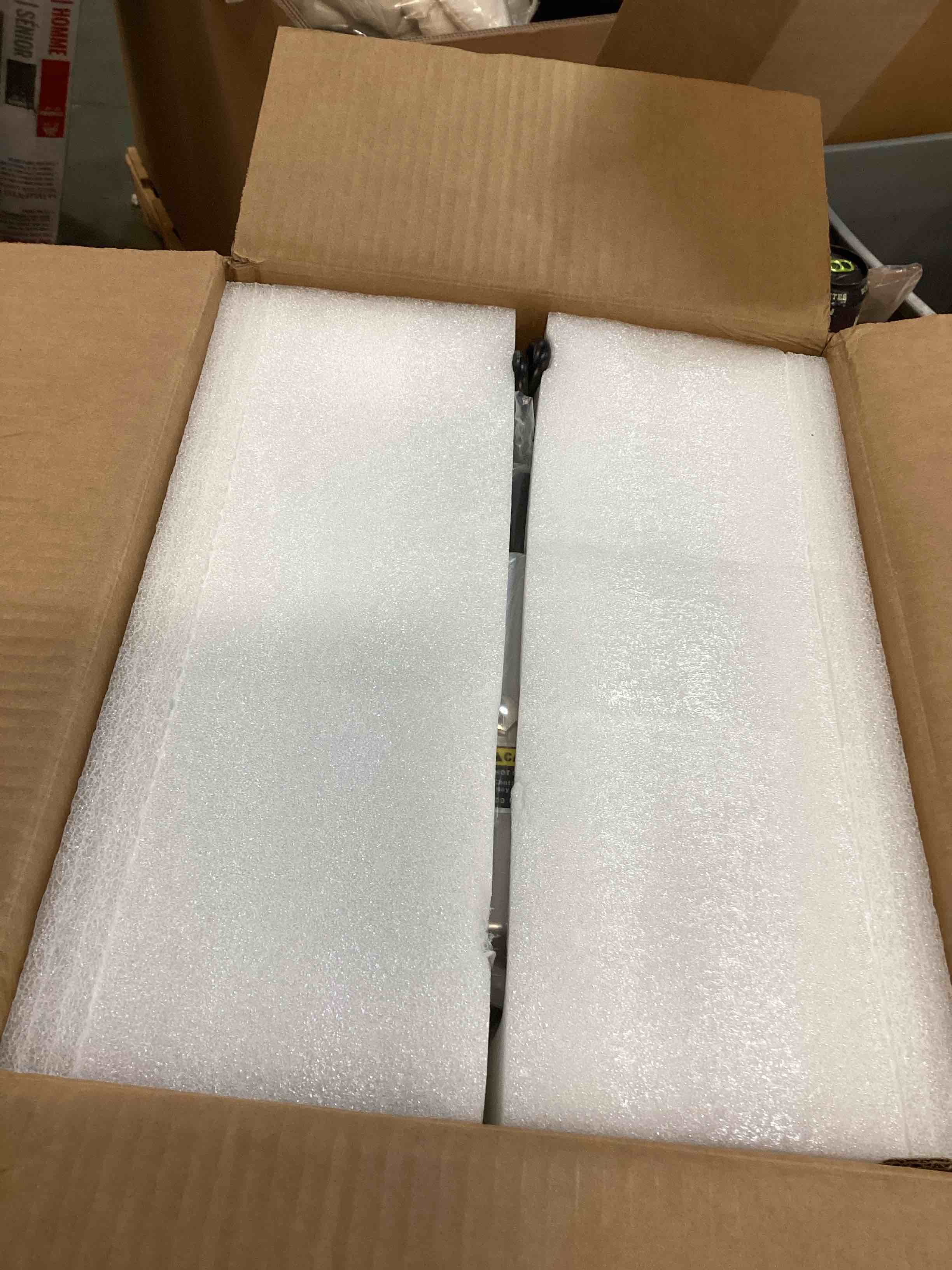 https://s3.amazonaws.com/lotting-images-prod/bidfta/PNK1270254_1734194575208.jpeg