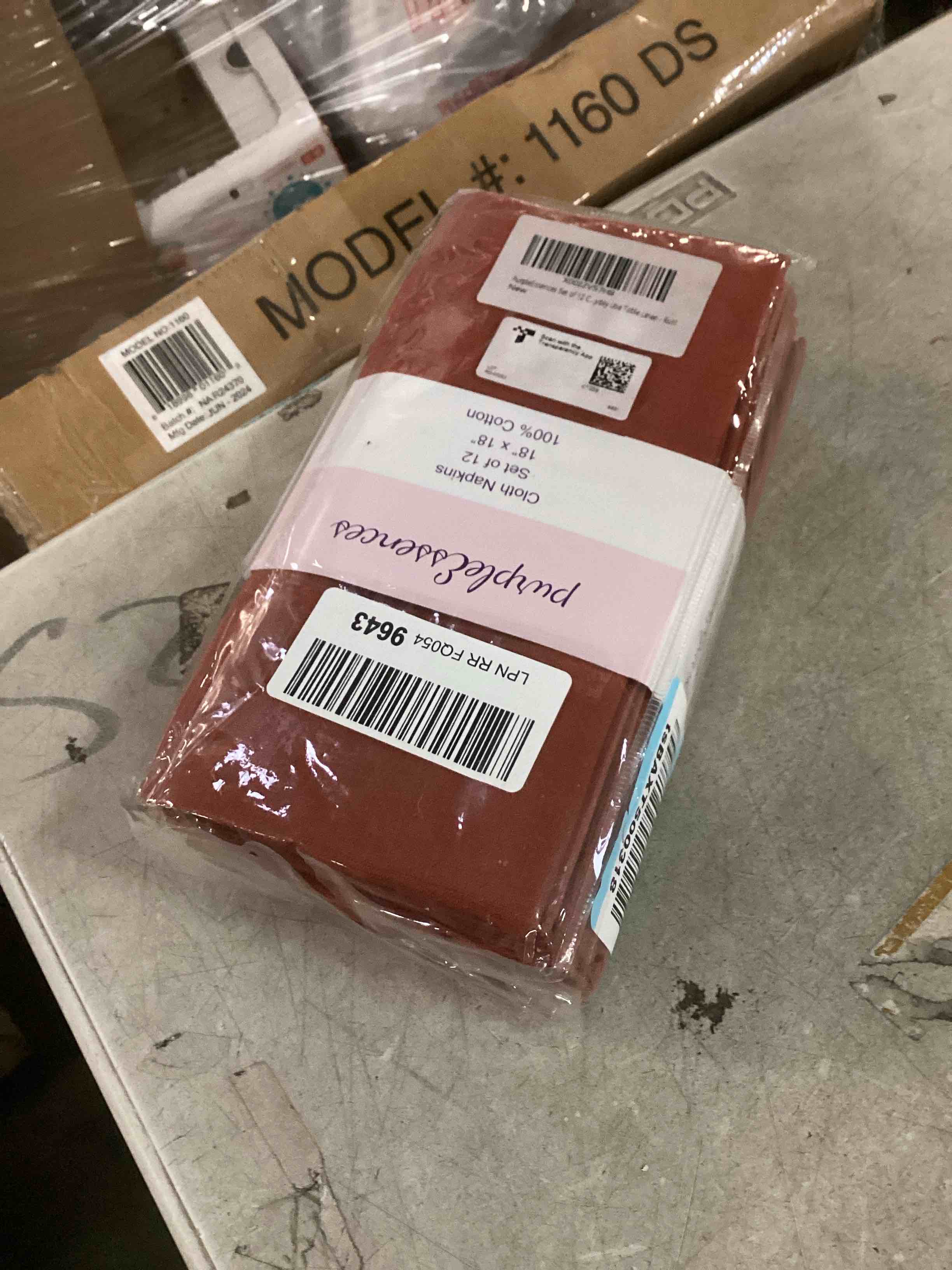 https://s3.amazonaws.com/lotting-images-prod/bidfta/PNK1270522_1734381771888.jpeg