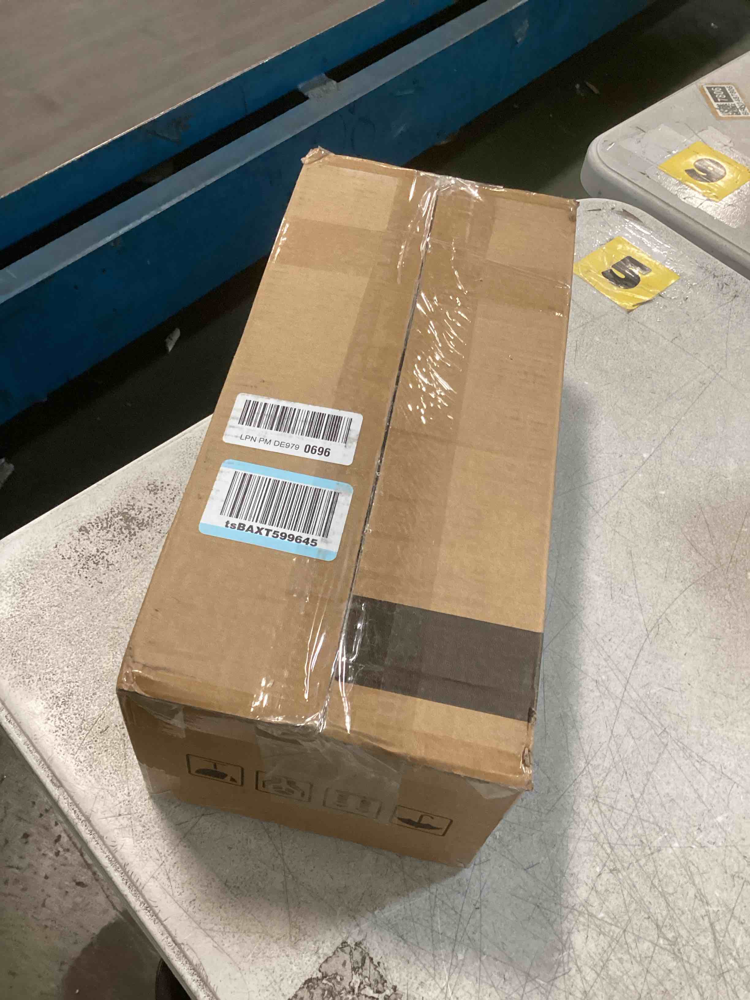 https://s3.amazonaws.com/lotting-images-prod/bidfta/PNK1270805_1734468376882.jpeg