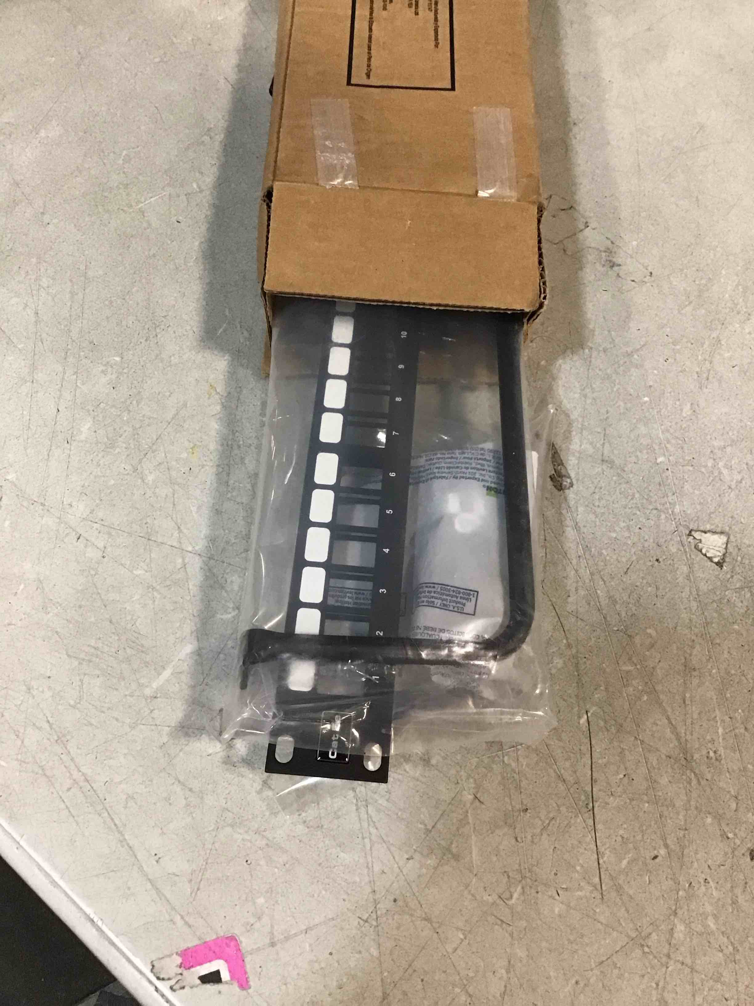 https://s3.amazonaws.com/lotting-images-prod/bidfta/PNK1270890_1734532863841.jpeg