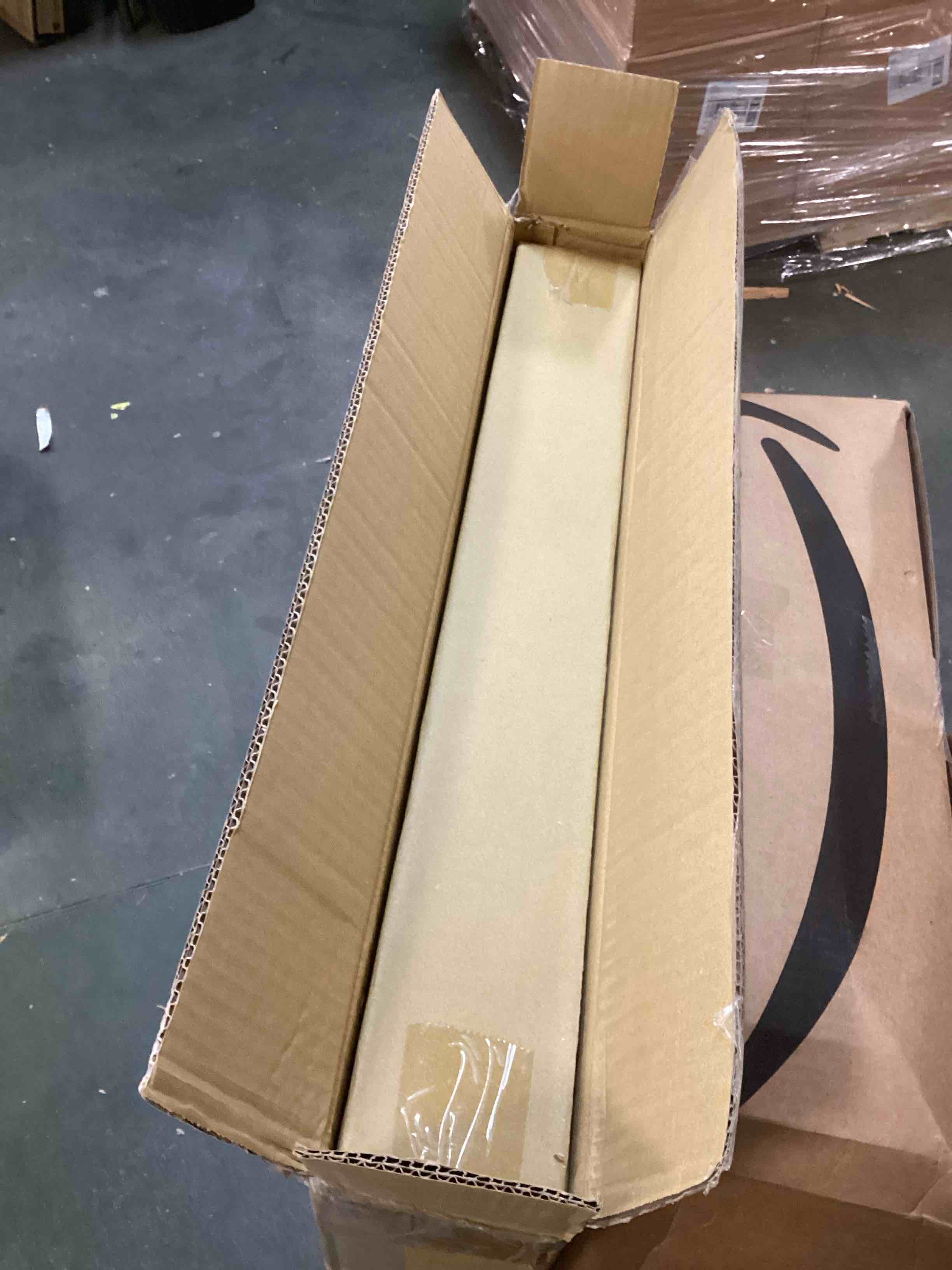 https://s3.amazonaws.com/lotting-images-prod/bidfta/PNK1271019_1734548784791.jpeg