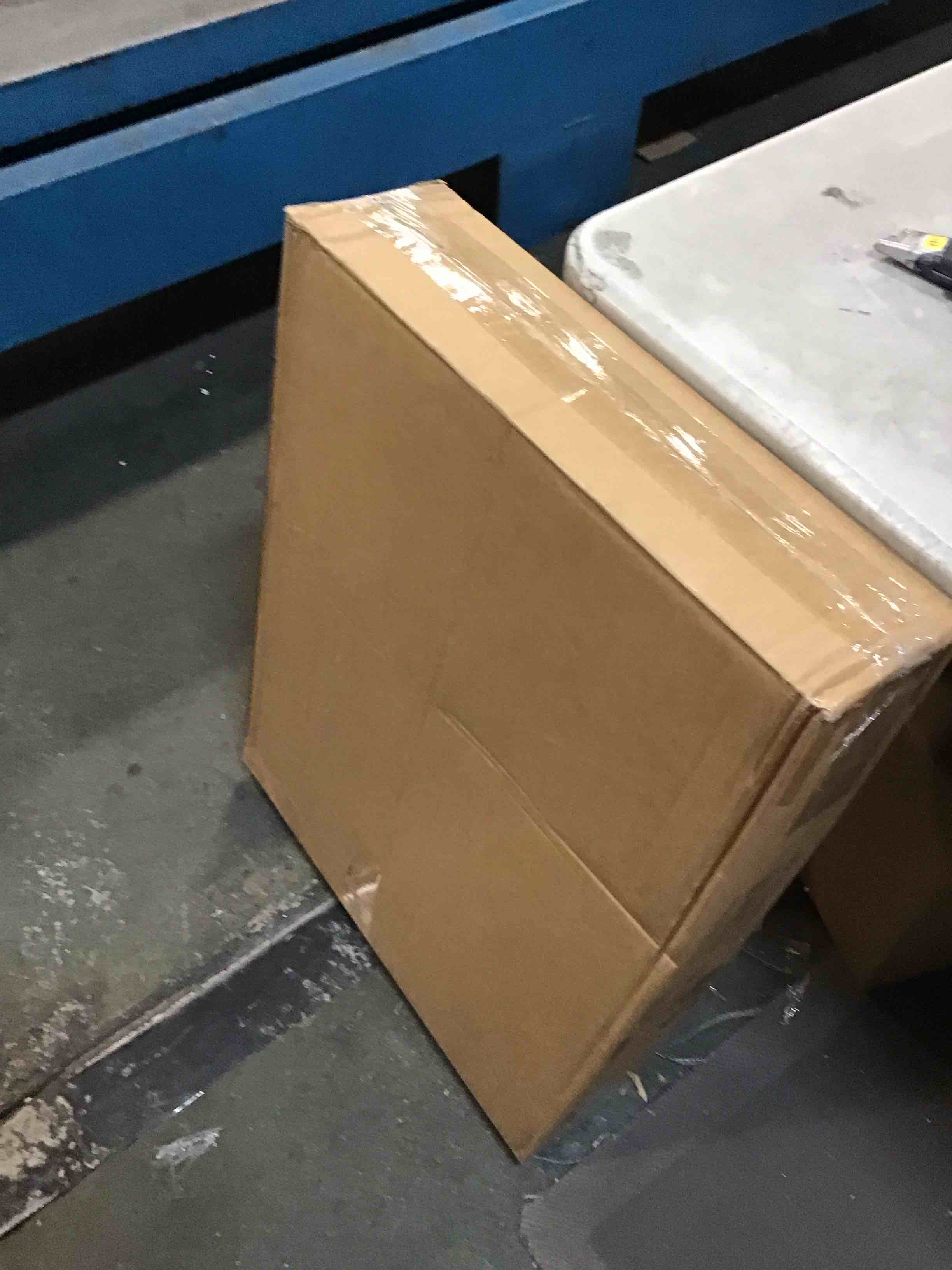 https://s3.amazonaws.com/lotting-images-prod/bidfta/PNK1271173_1734619998663.jpeg