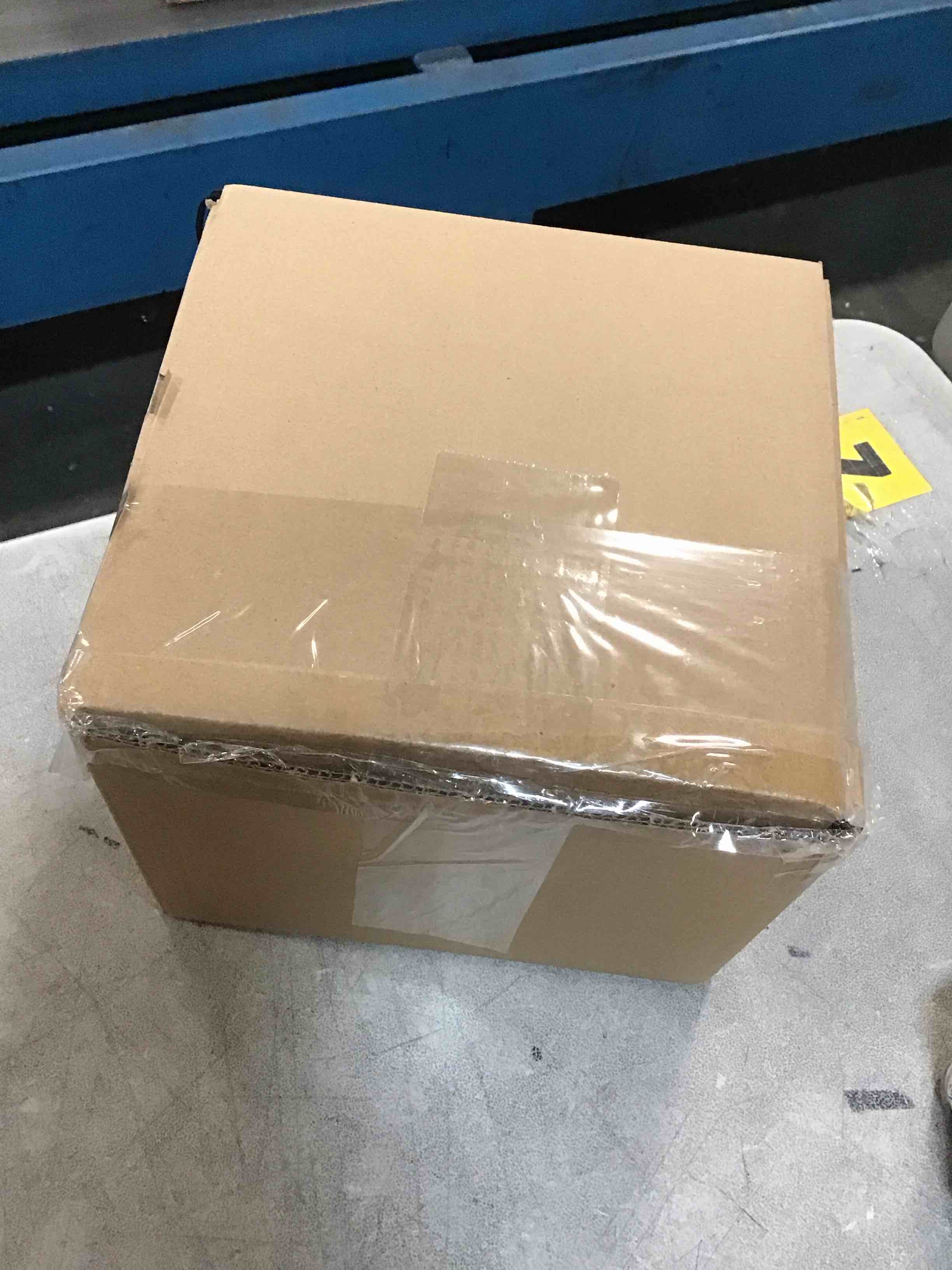 https://s3.amazonaws.com/lotting-images-prod/bidfta/PNK1271223_1734626025642.jpeg