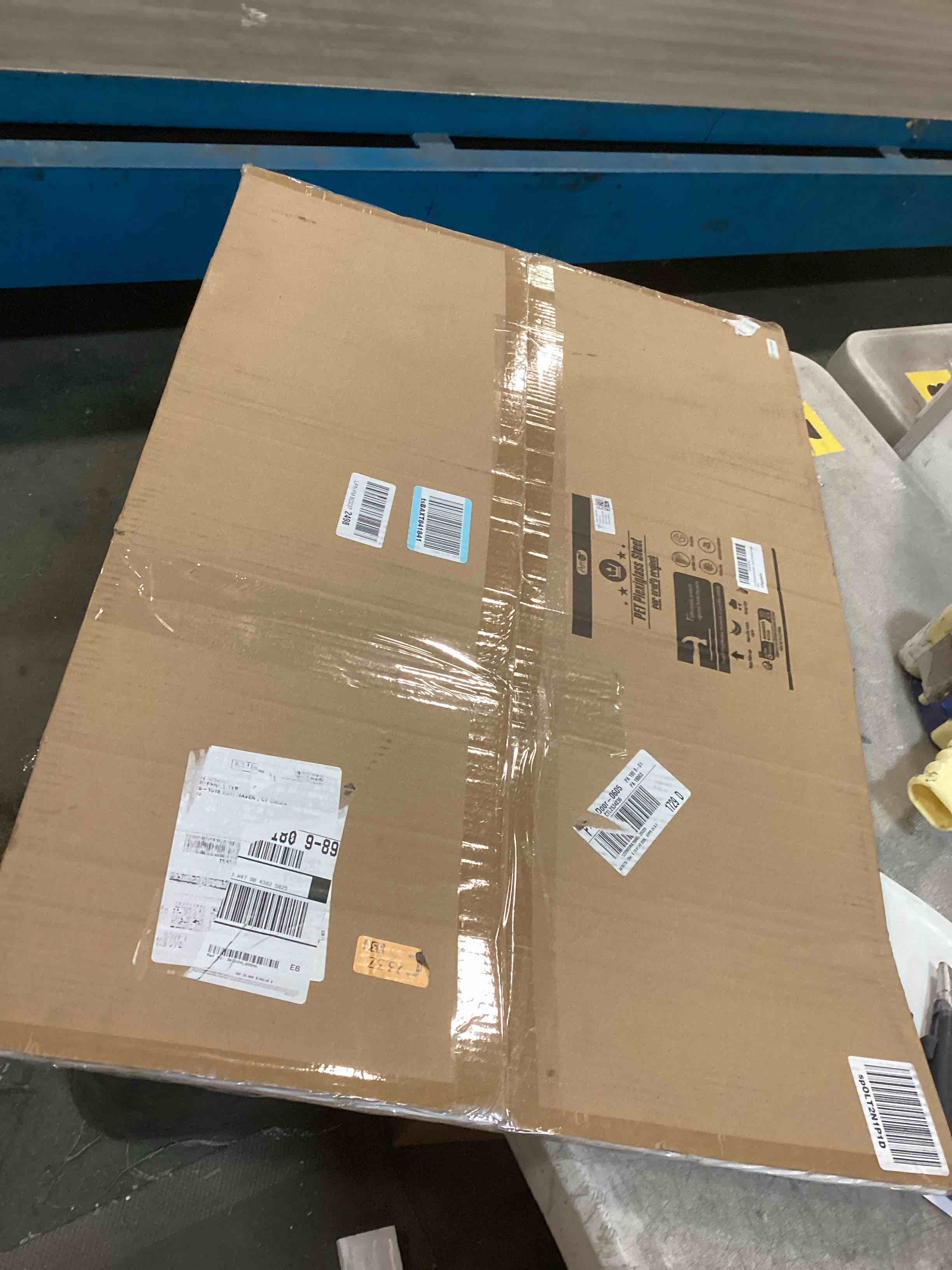https://s3.amazonaws.com/lotting-images-prod/bidfta/PNK1271274_1734633311323.jpeg
