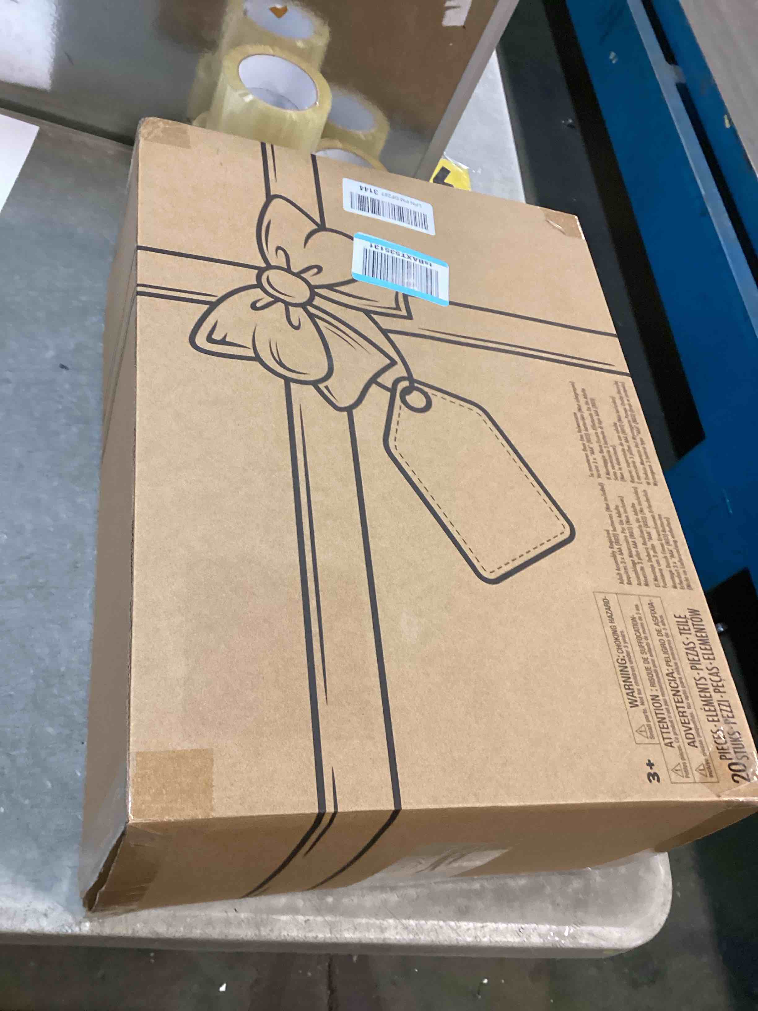 https://s3.amazonaws.com/lotting-images-prod/bidfta/PNK1271574_1735268055017.jpeg