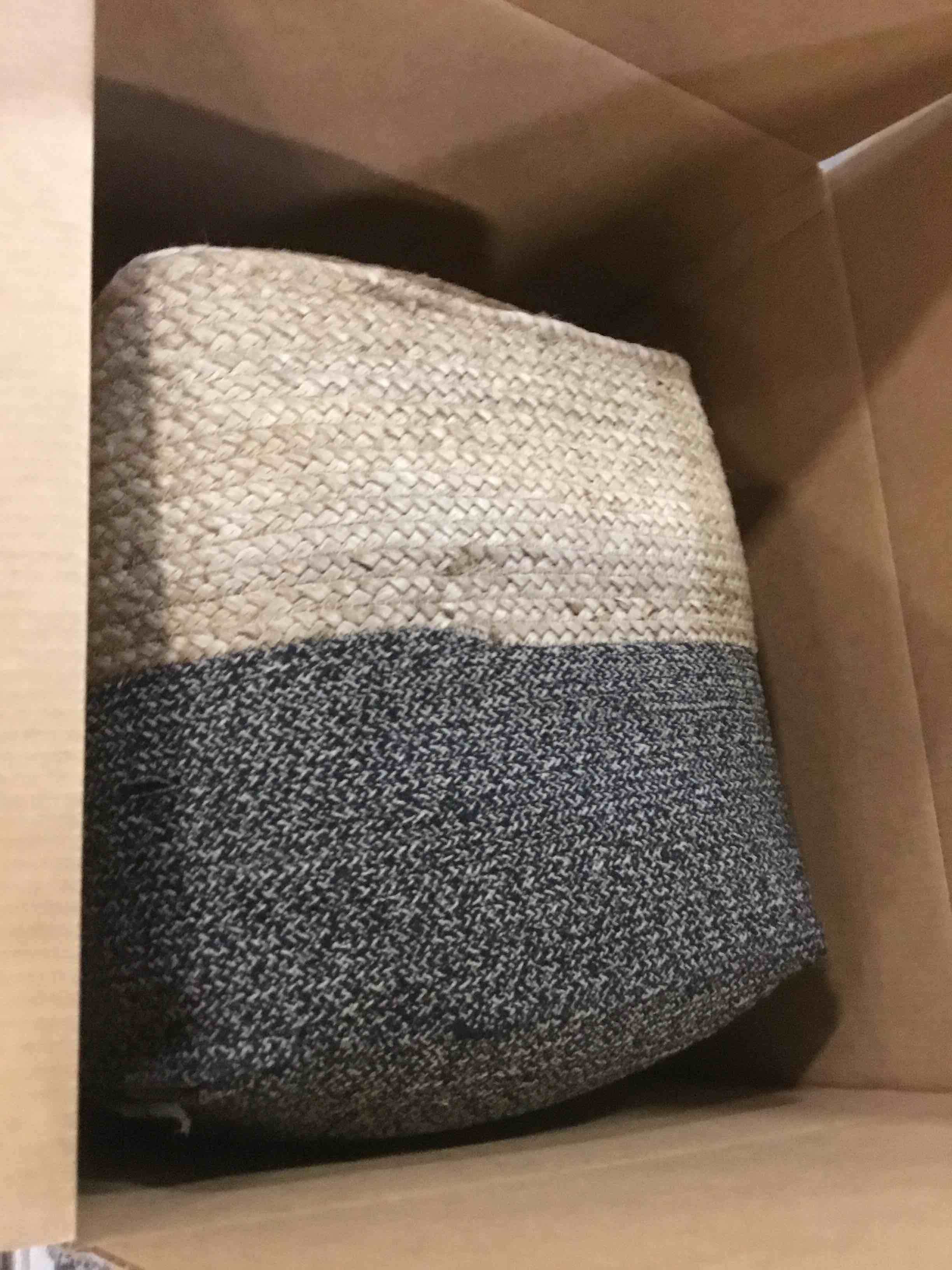https://s3.amazonaws.com/lotting-images-prod/bidfta/PNK1272618_1738594414395.jpeg