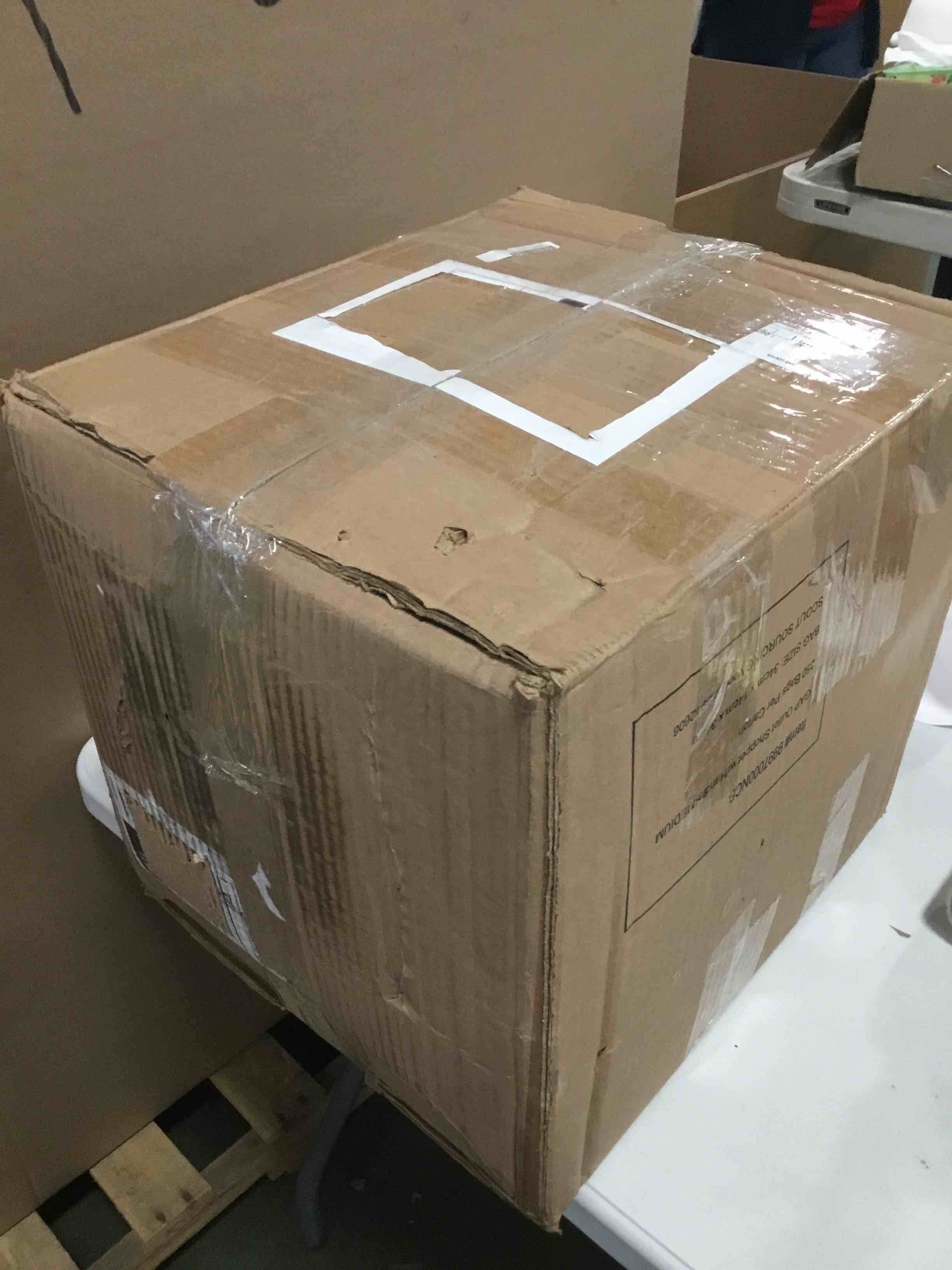 https://s3.amazonaws.com/lotting-images-prod/bidfta/PNK1273044_1733773487966.jpeg