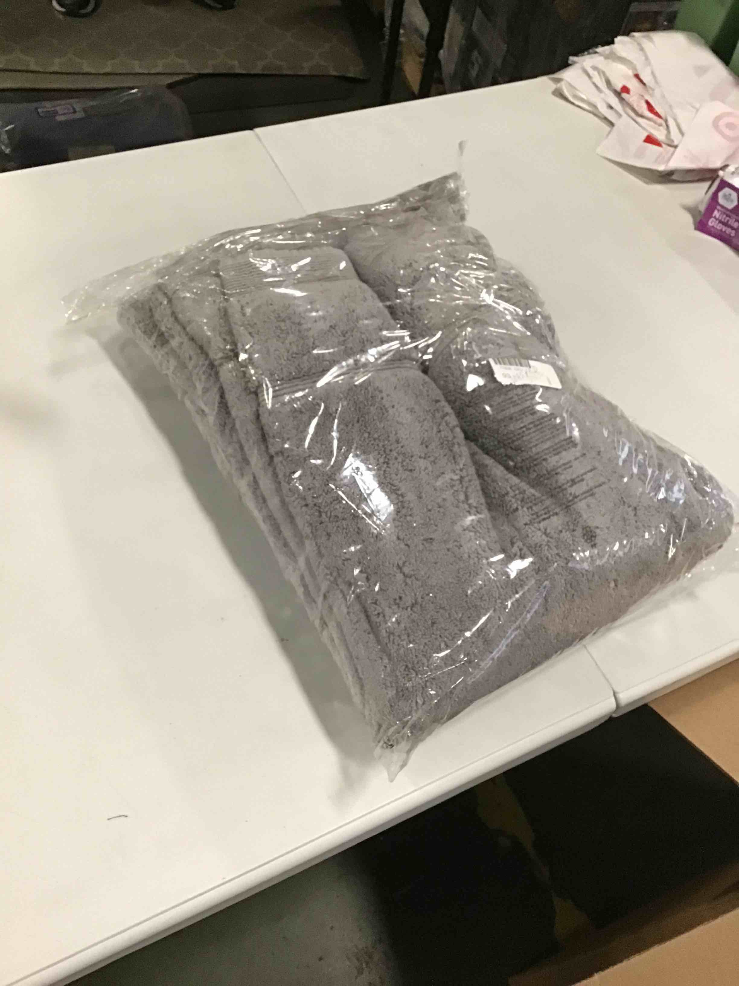 https://s3.amazonaws.com/lotting-images-prod/bidfta/PNK1273083_1733839845596.jpeg