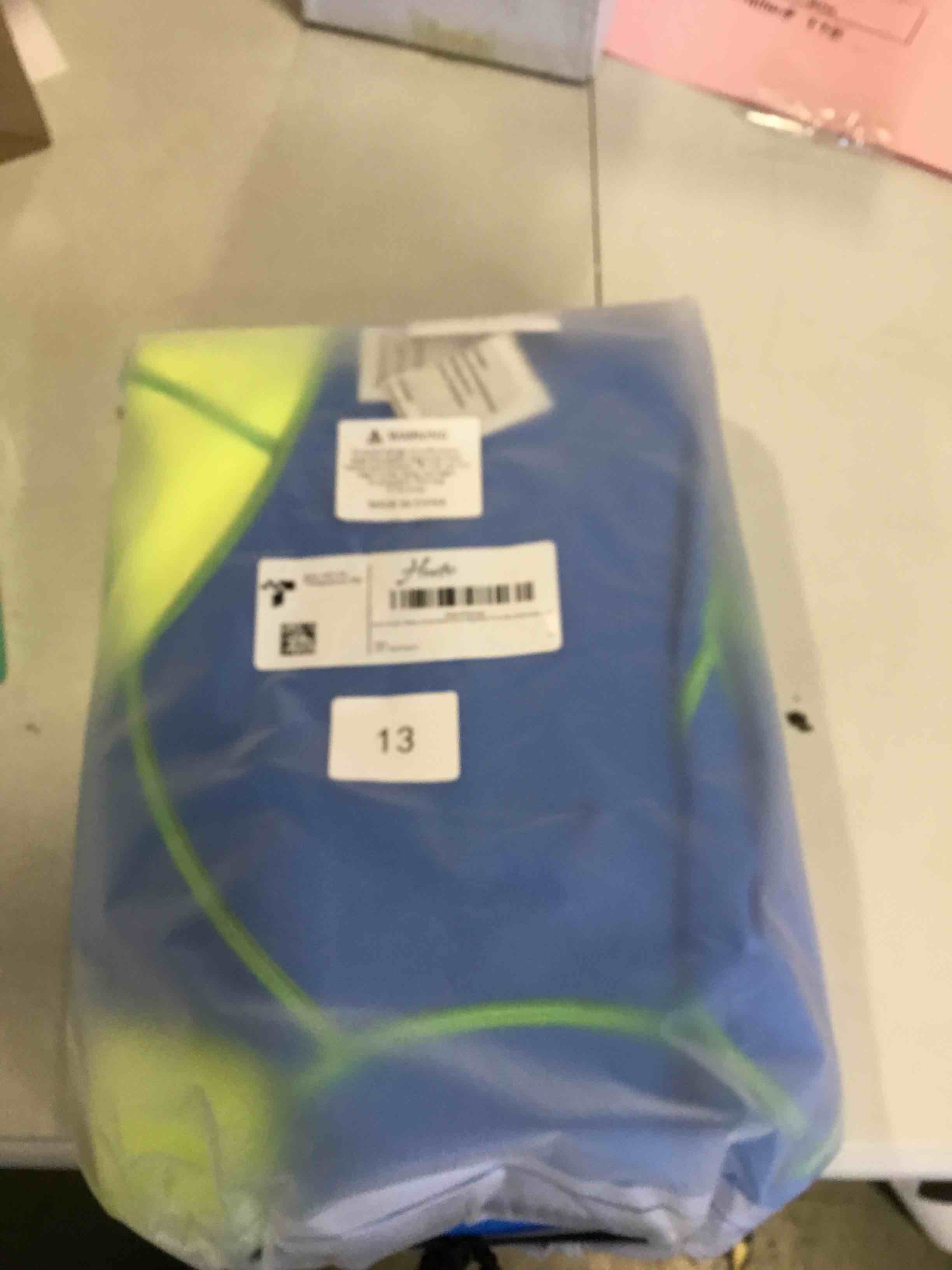 https://s3.amazonaws.com/lotting-images-prod/bidfta/PNK1273828_1734197248529.jpeg