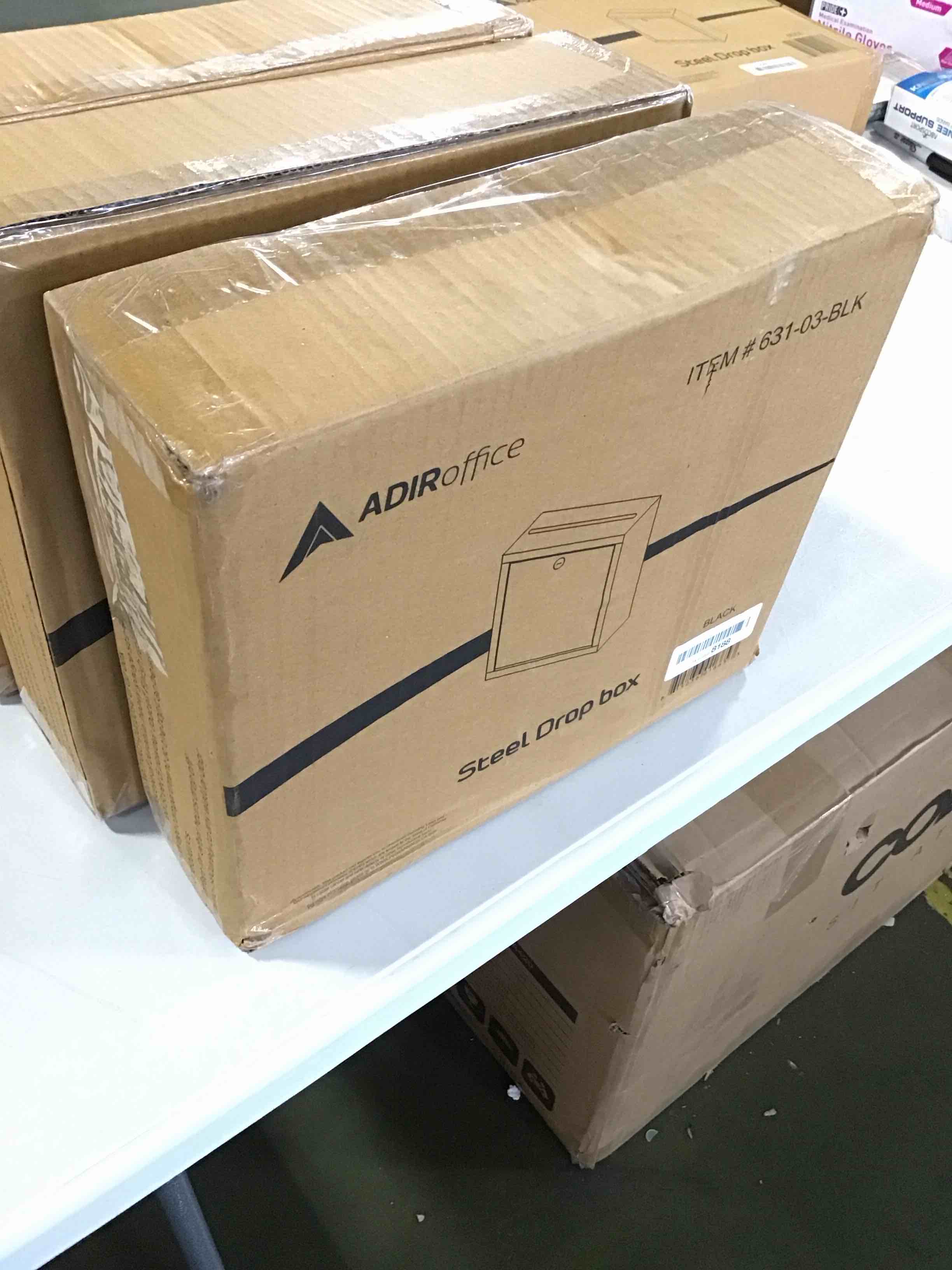 https://s3.amazonaws.com/lotting-images-prod/bidfta/PNK1274423_1734634103773.jpeg