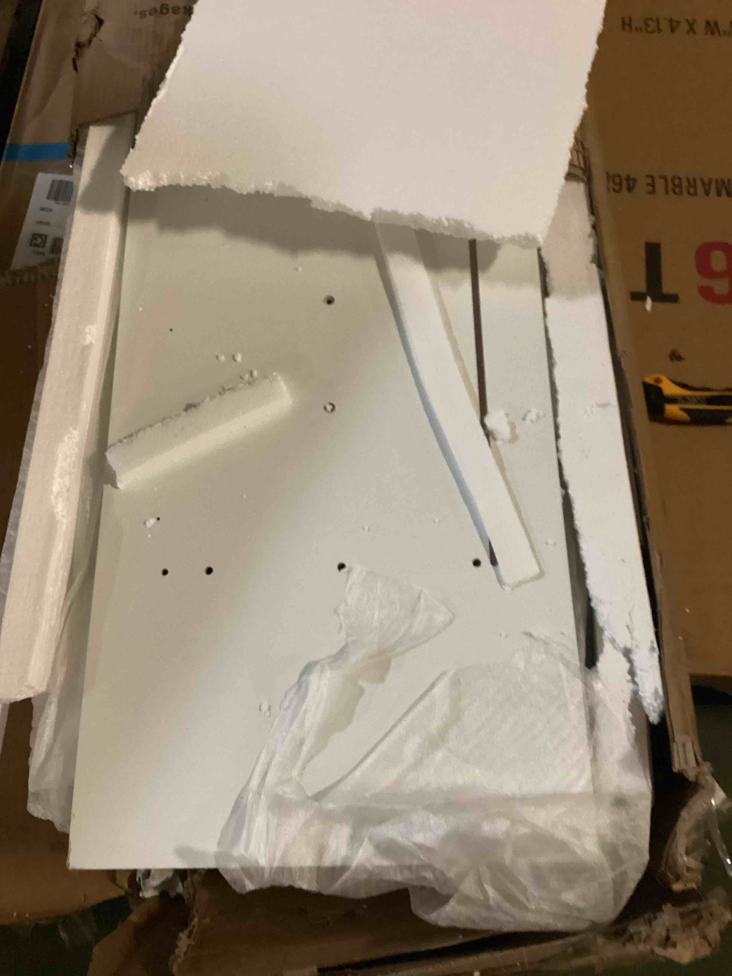 https://s3.amazonaws.com/lotting-images-prod/bidfta/PNK1276100_1733880233203.jpeg