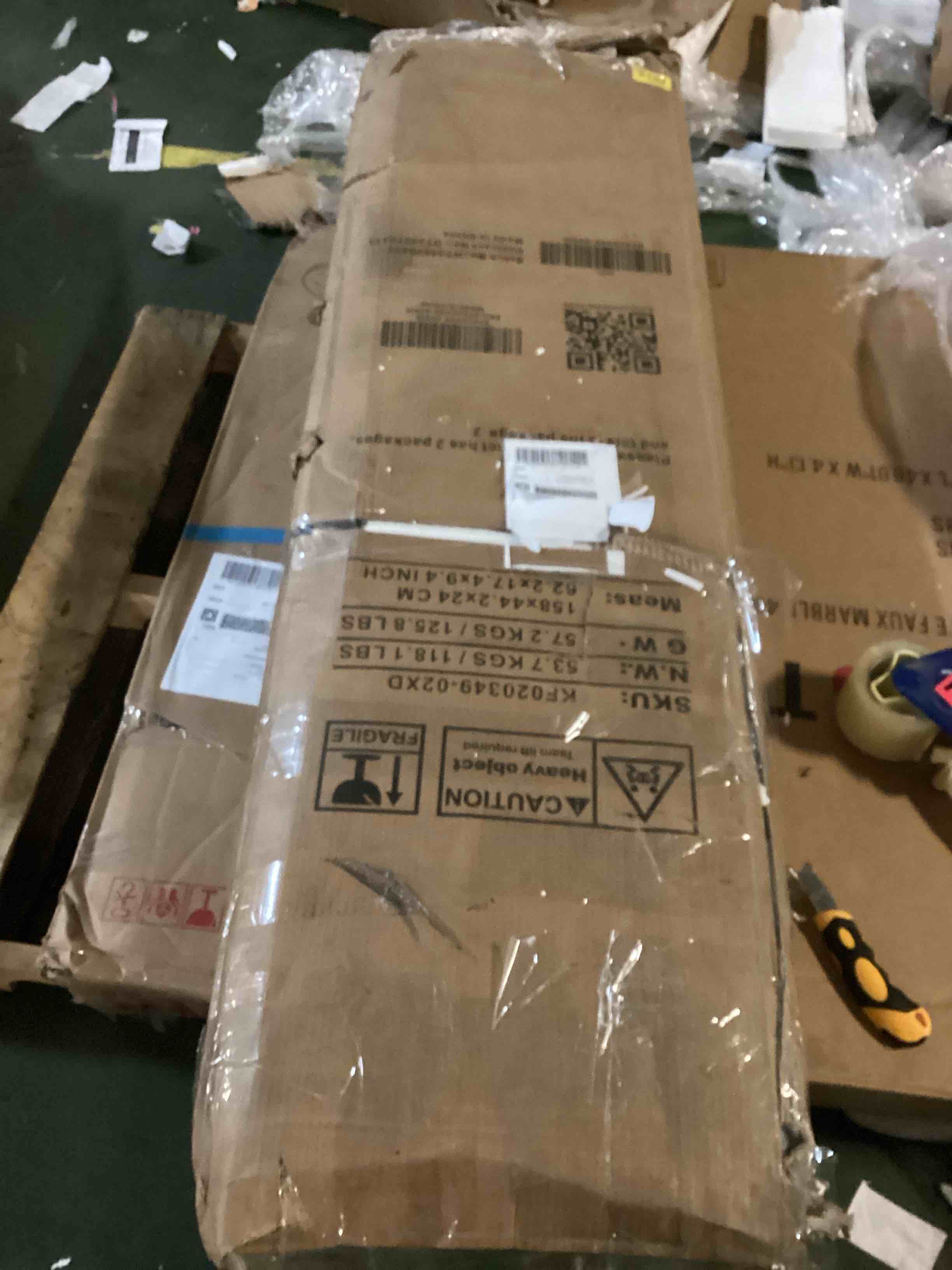 https://s3.amazonaws.com/lotting-images-prod/bidfta/PNK1276100_1733880346874.jpeg