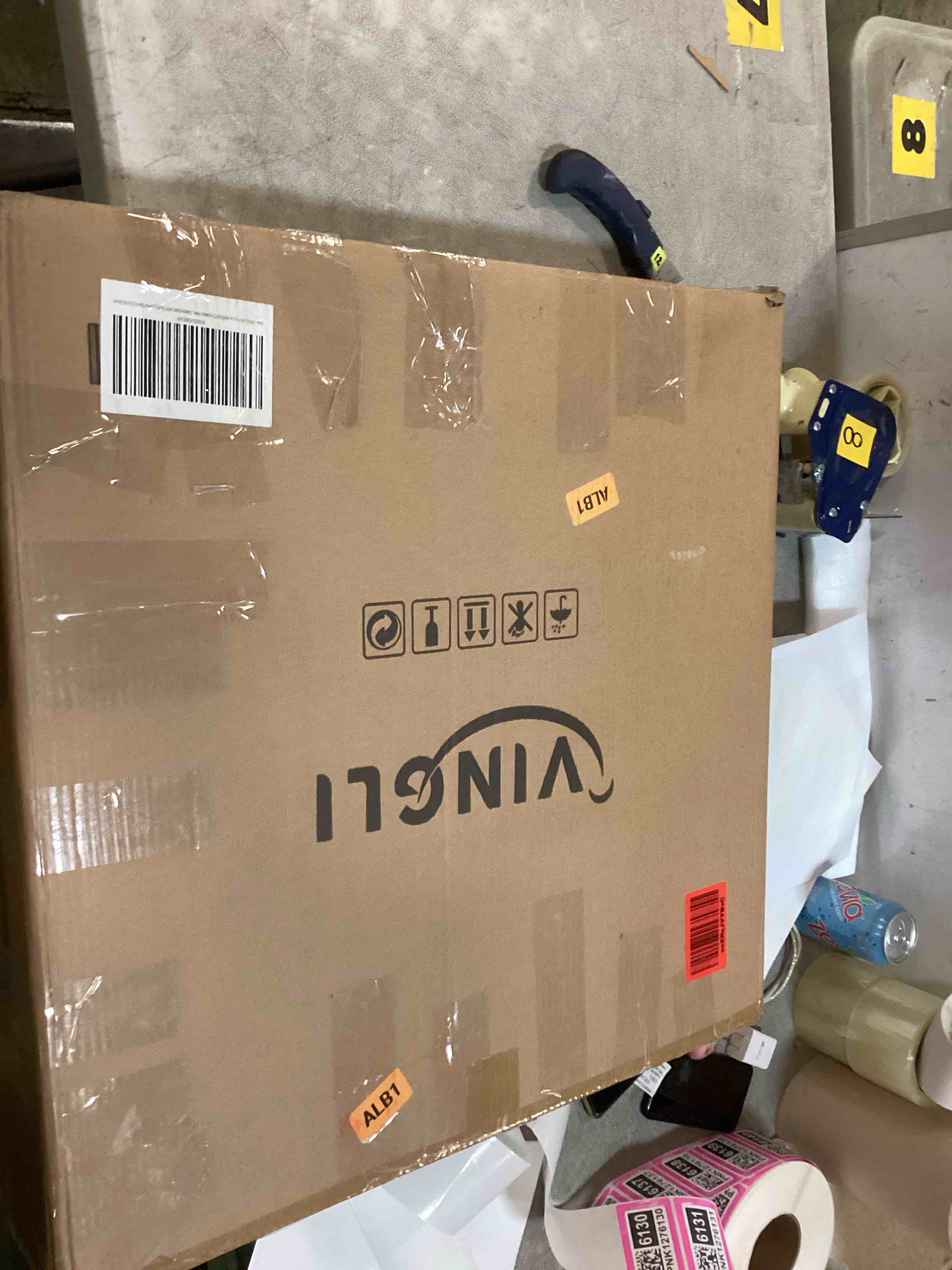 https://s3.amazonaws.com/lotting-images-prod/bidfta/PNK1276130_1733893934049.jpeg