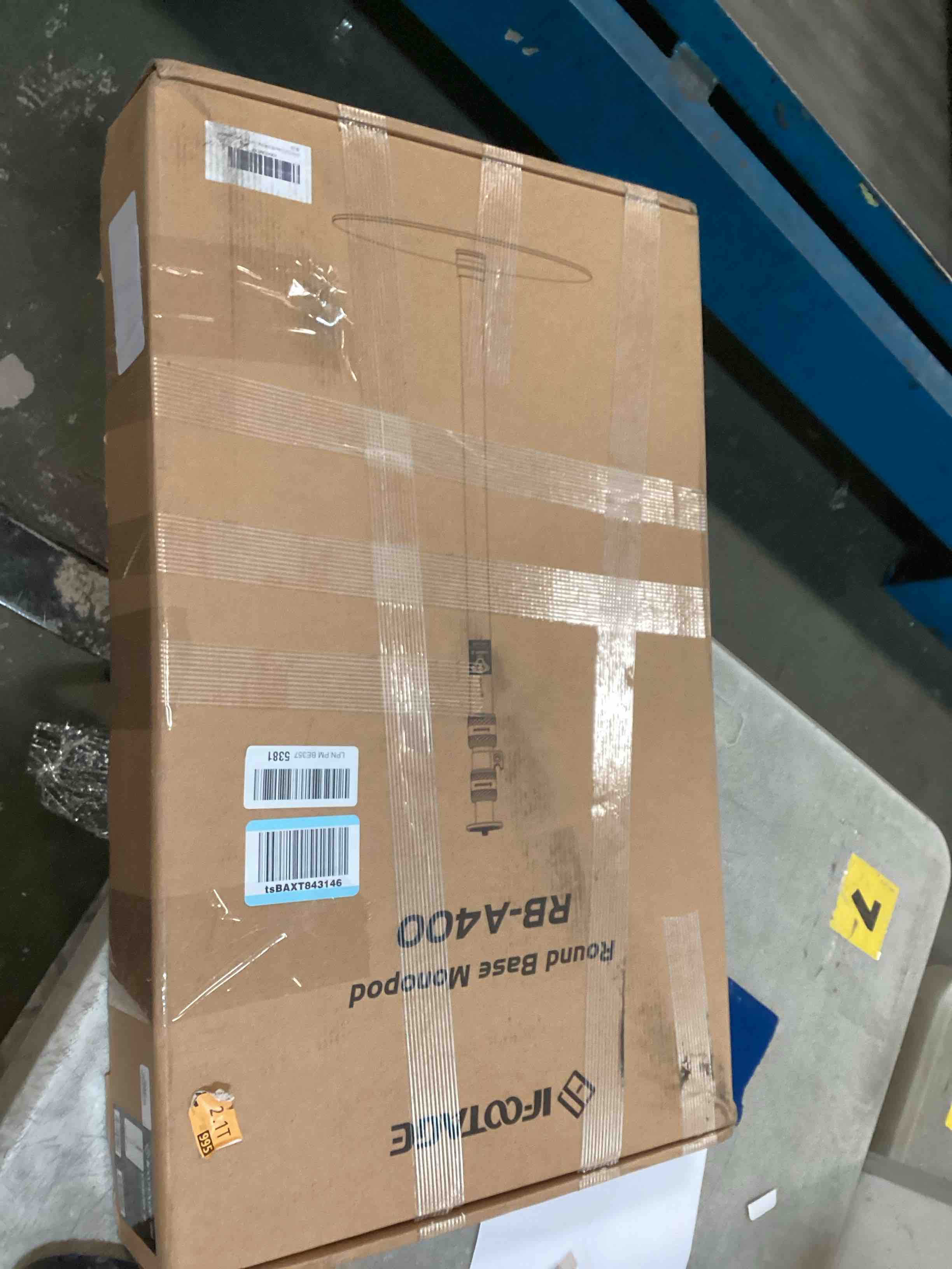 https://s3.amazonaws.com/lotting-images-prod/bidfta/PNK1276142_1733896492792.jpeg