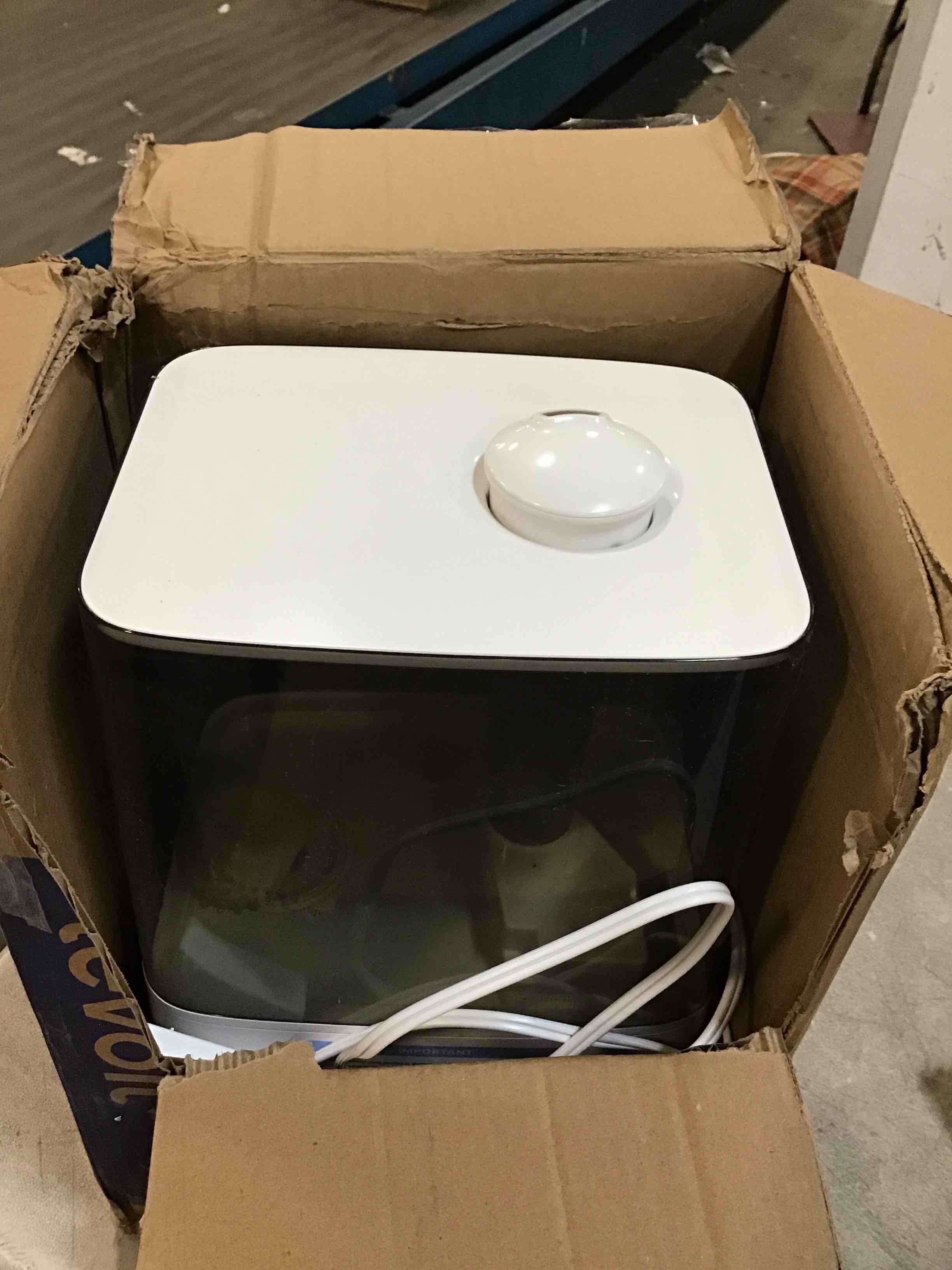 https://s3.amazonaws.com/lotting-images-prod/bidfta/PNK1276284_1734069045731.jpeg