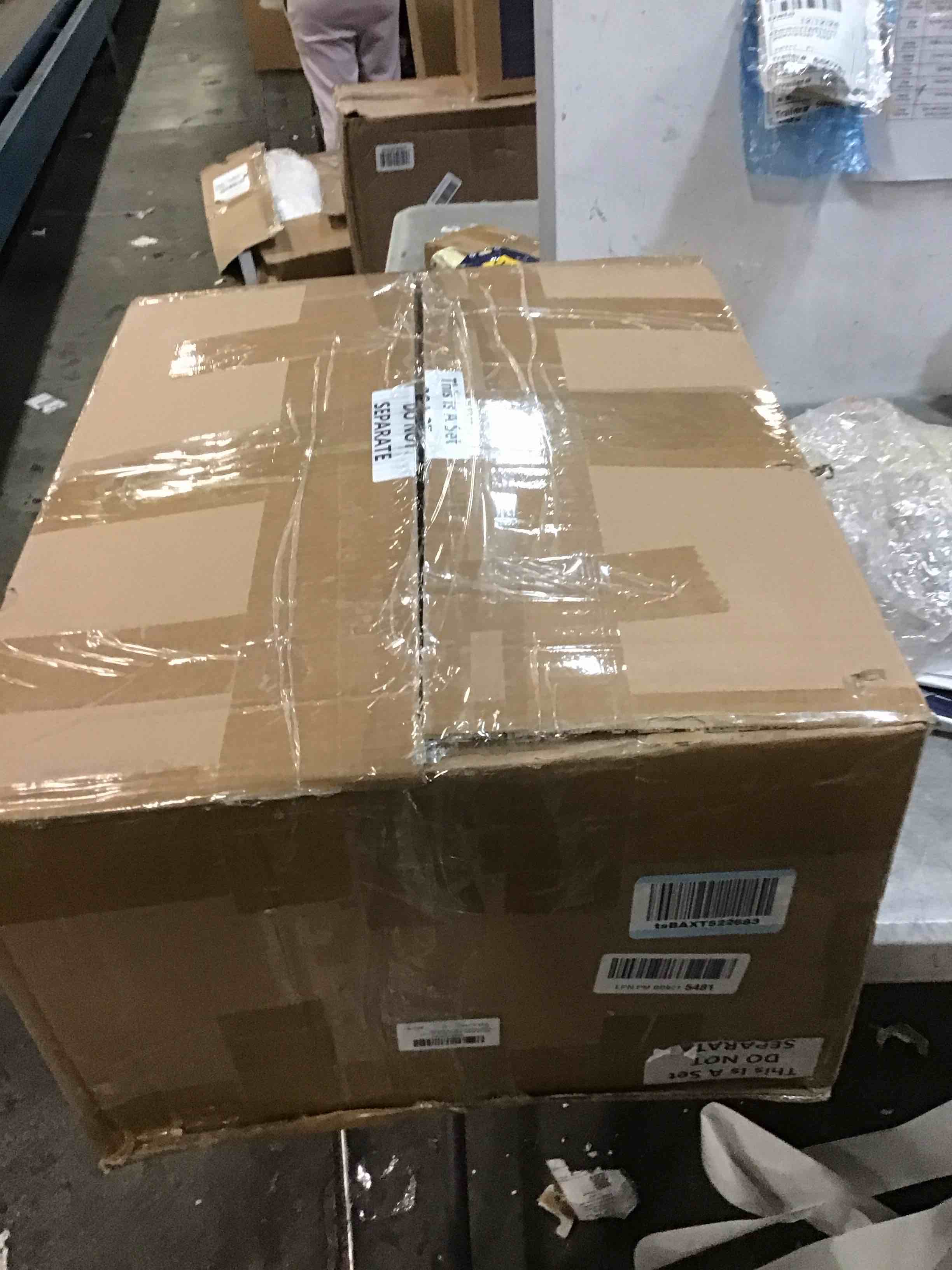 https://s3.amazonaws.com/lotting-images-prod/bidfta/PNK1276570_1734411574713.jpeg
