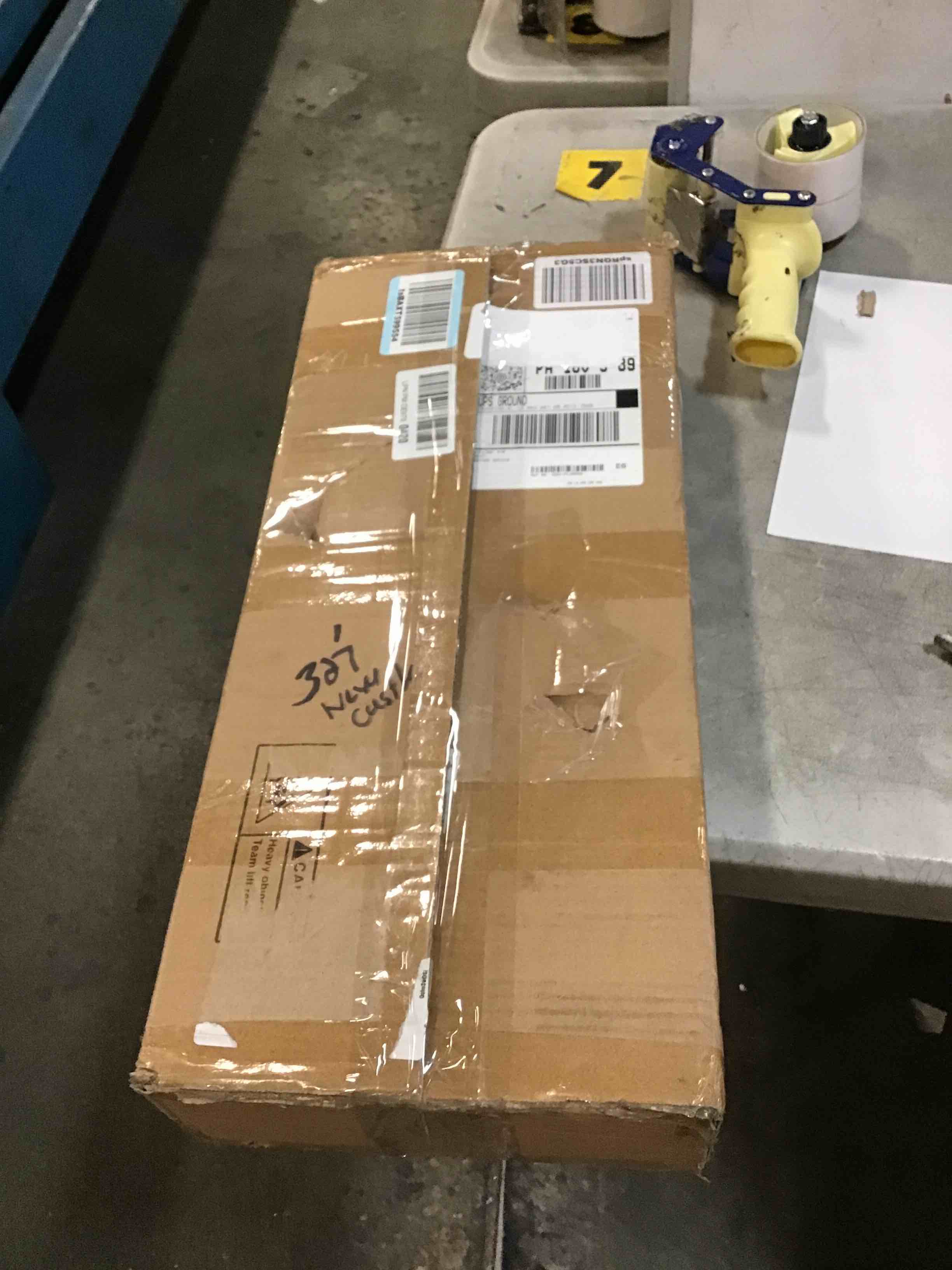 https://s3.amazonaws.com/lotting-images-prod/bidfta/PNK1276649_1734478605624.jpeg