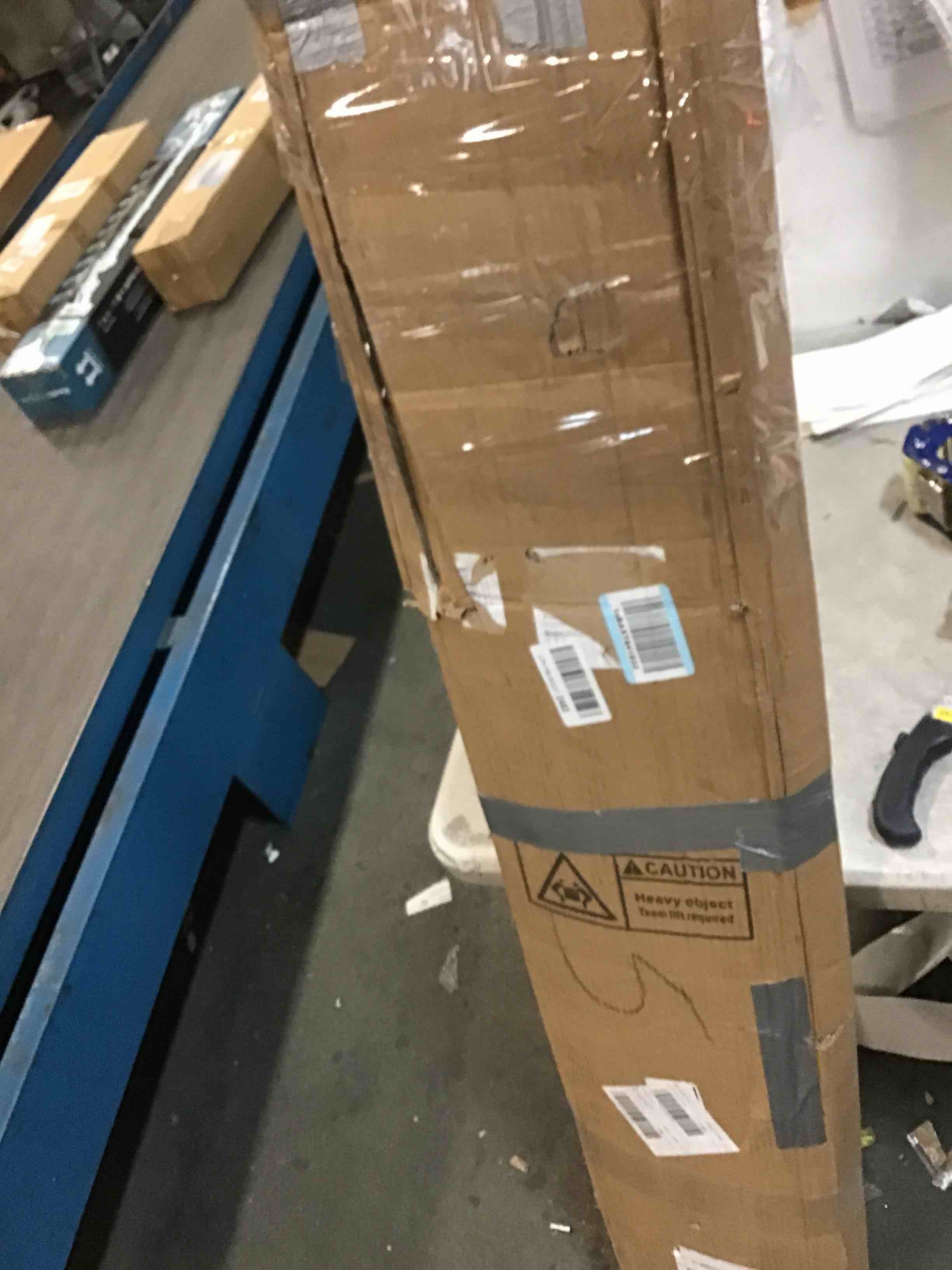 https://s3.amazonaws.com/lotting-images-prod/bidfta/PNK1276992_1734588237923.jpeg