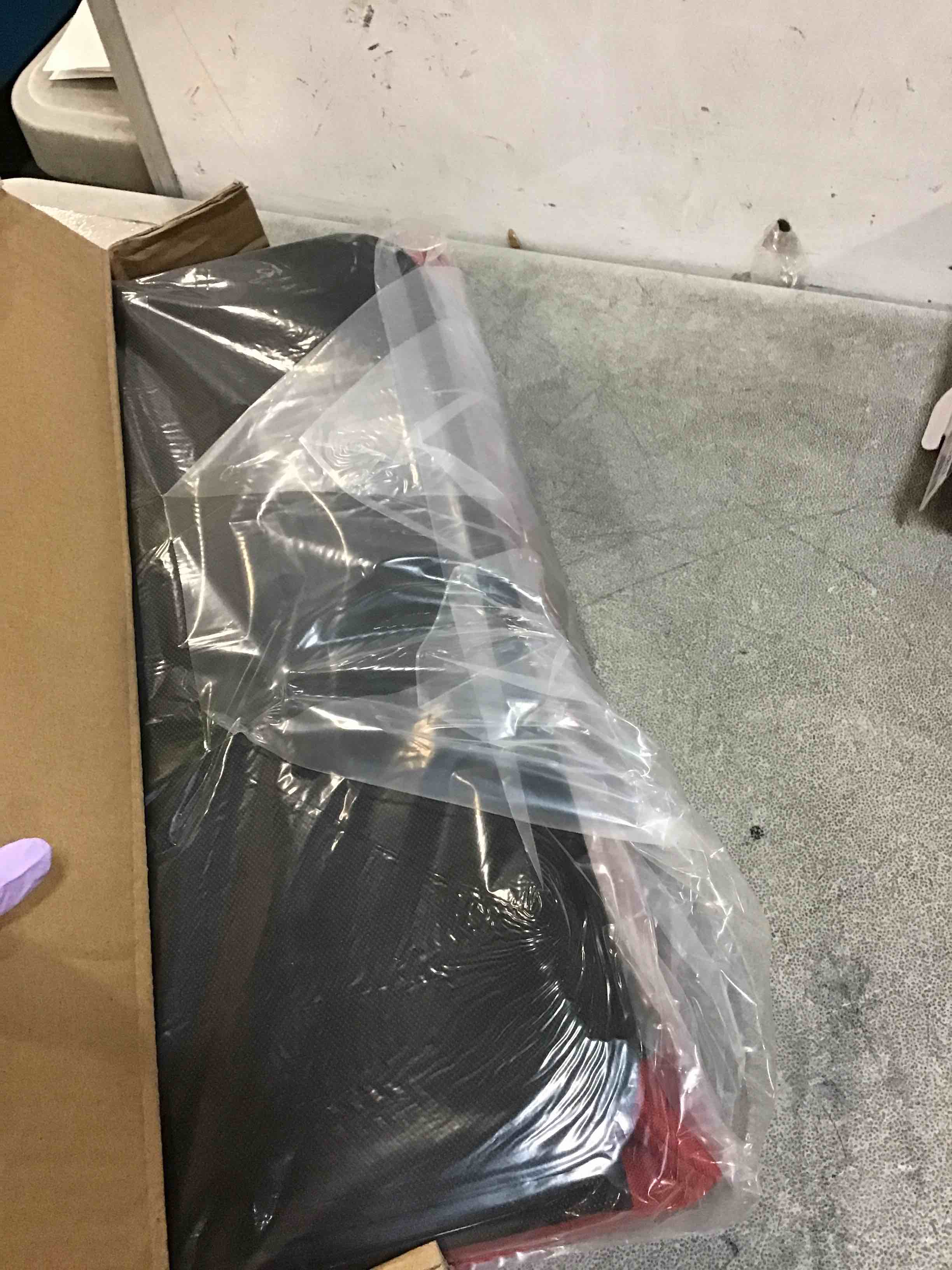 https://s3.amazonaws.com/lotting-images-prod/bidfta/PNK1277012_1734647101139.jpeg