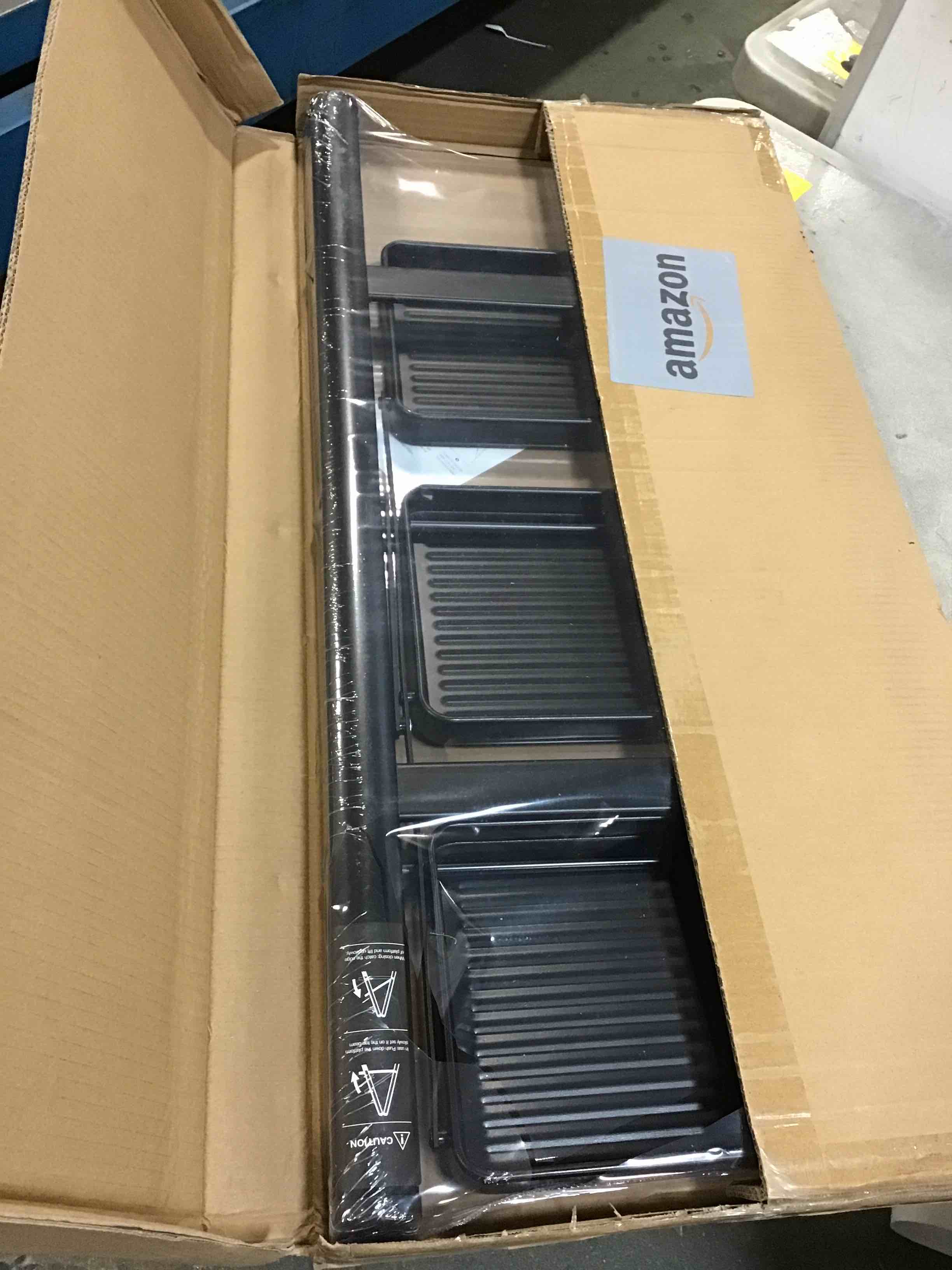 https://s3.amazonaws.com/lotting-images-prod/bidfta/PNK1277051_1734651934910.jpeg