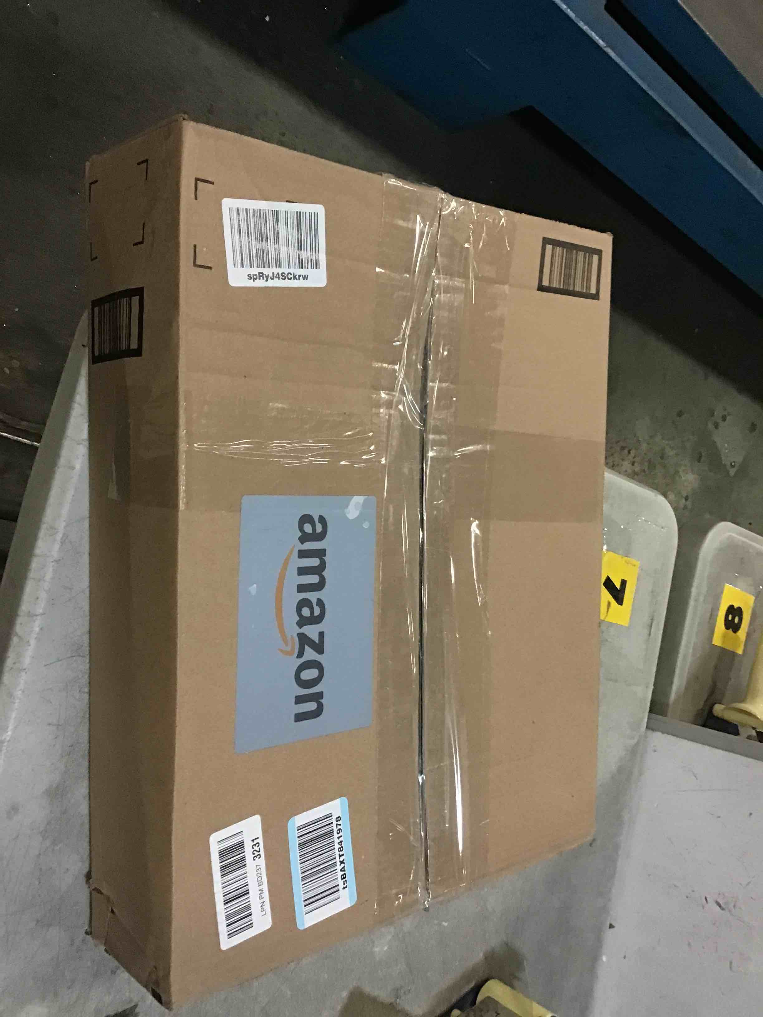 https://s3.amazonaws.com/lotting-images-prod/bidfta/PNK1277383_1735168227796.jpeg