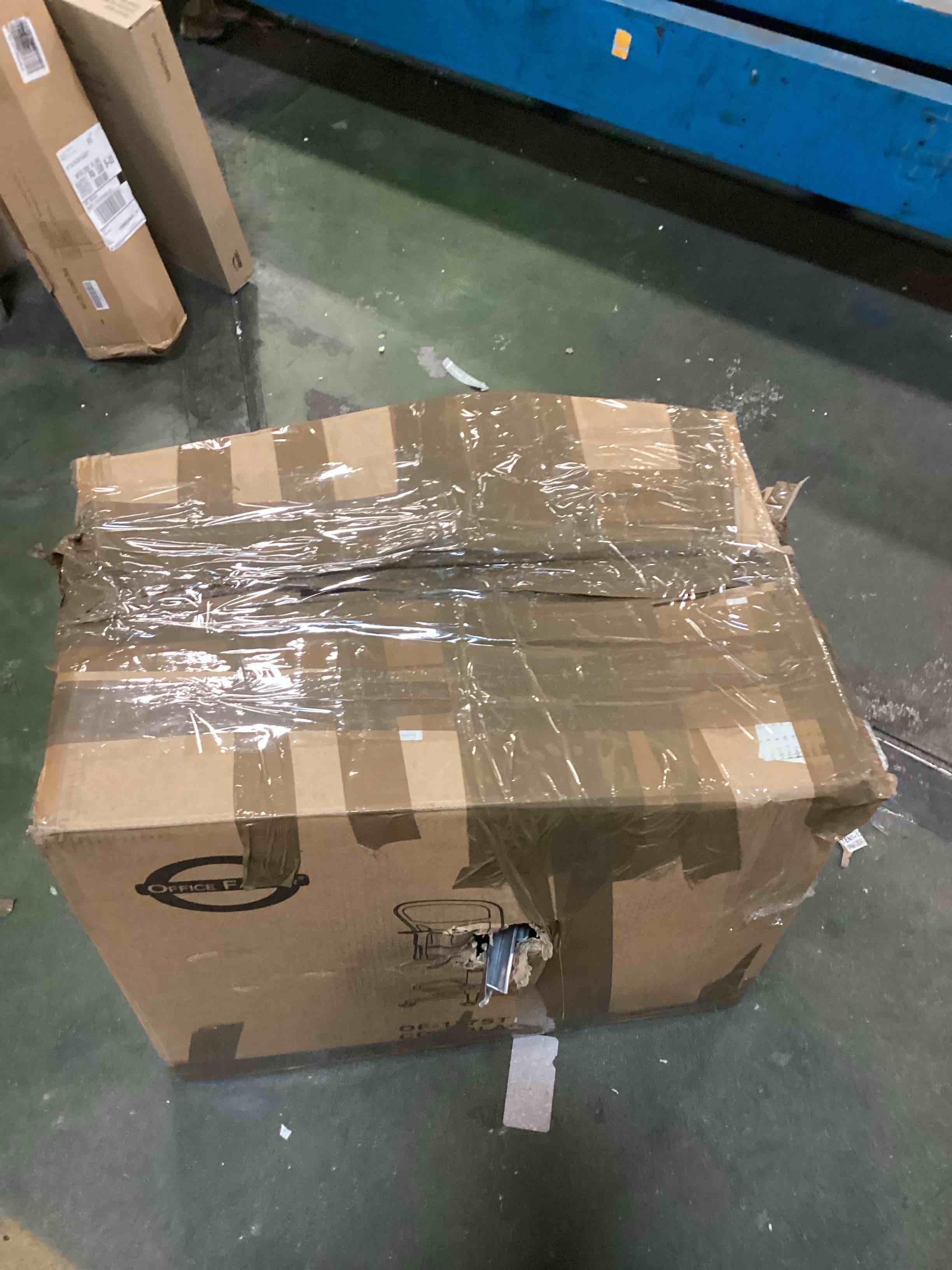 https://s3.amazonaws.com/lotting-images-prod/bidfta/PNK1277765_1735607532598.jpeg