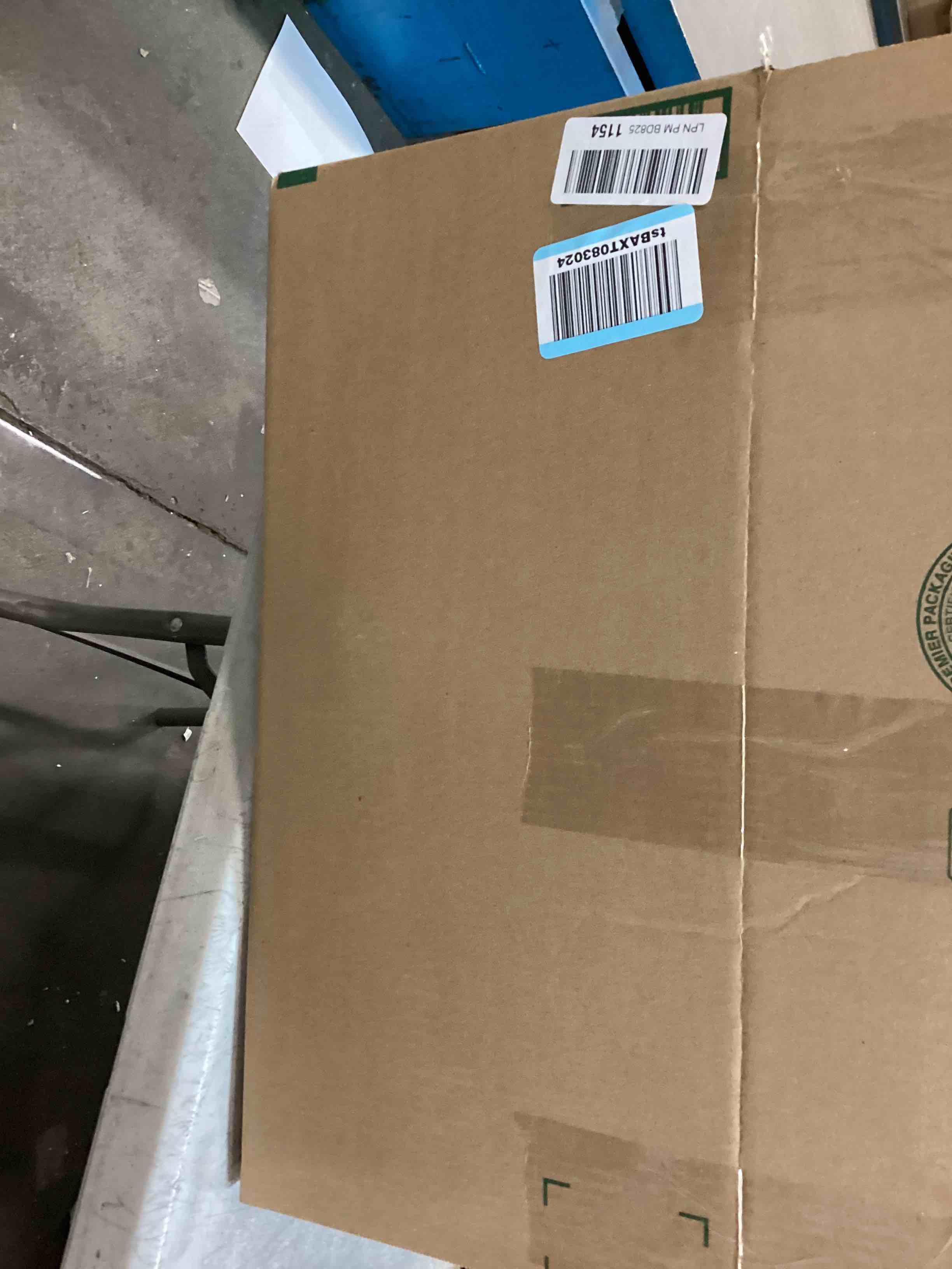 https://s3.amazonaws.com/lotting-images-prod/bidfta/PNK1278115_1735859558540.jpeg