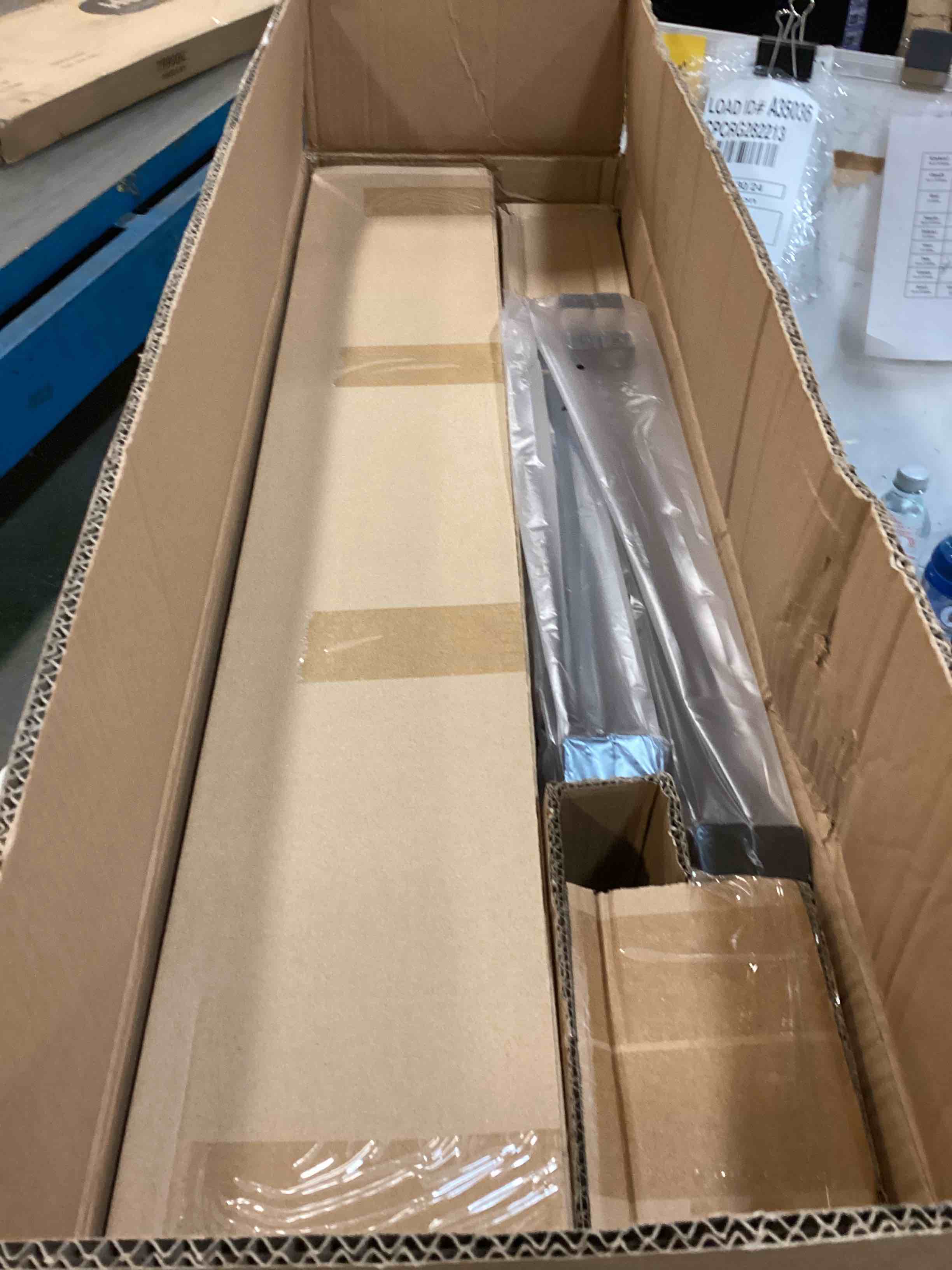 https://s3.amazonaws.com/lotting-images-prod/bidfta/PNK1278218_1735875173624.jpeg