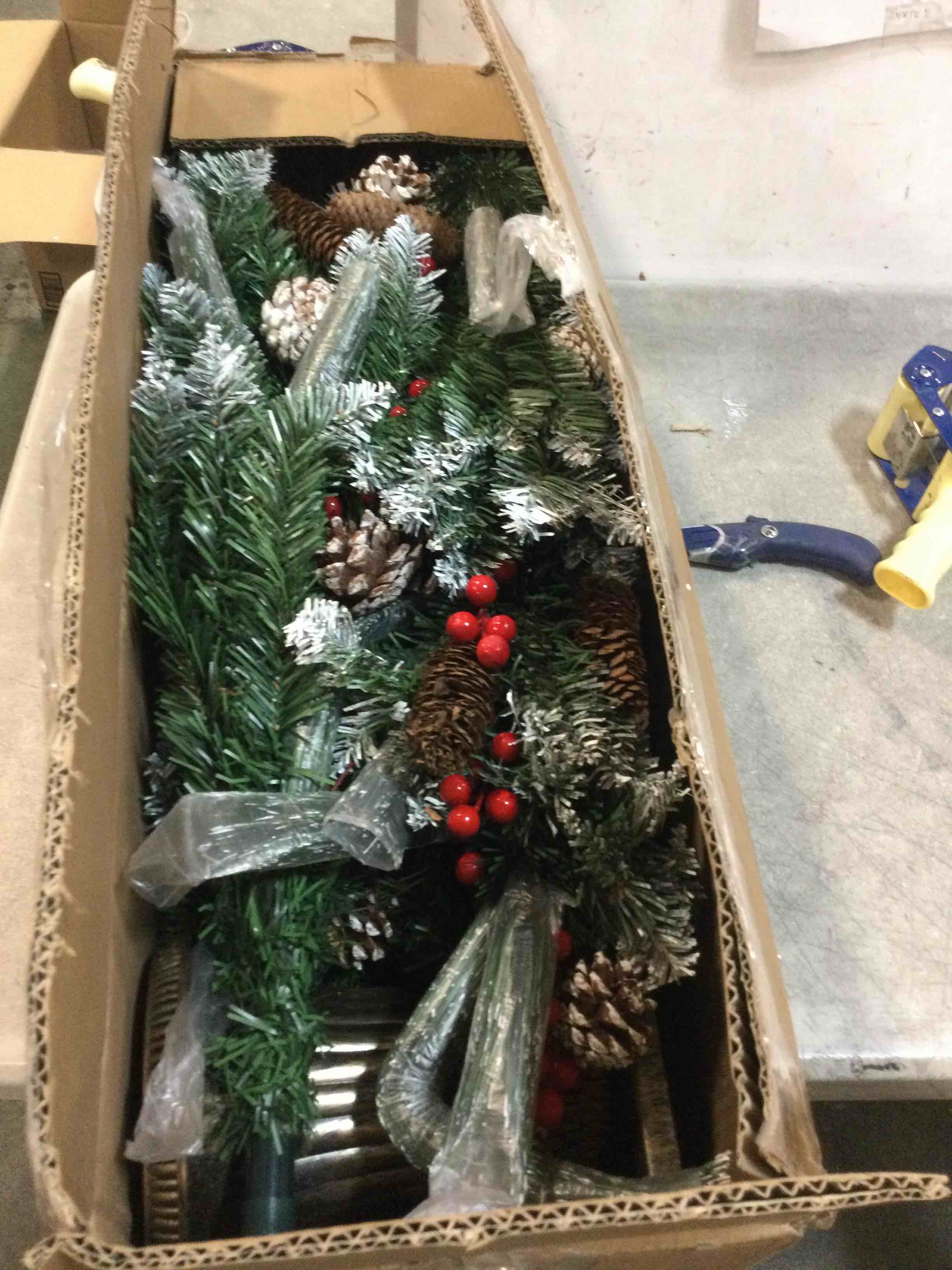 https://s3.amazonaws.com/lotting-images-prod/bidfta/PNK1278329_1735947674380.jpeg