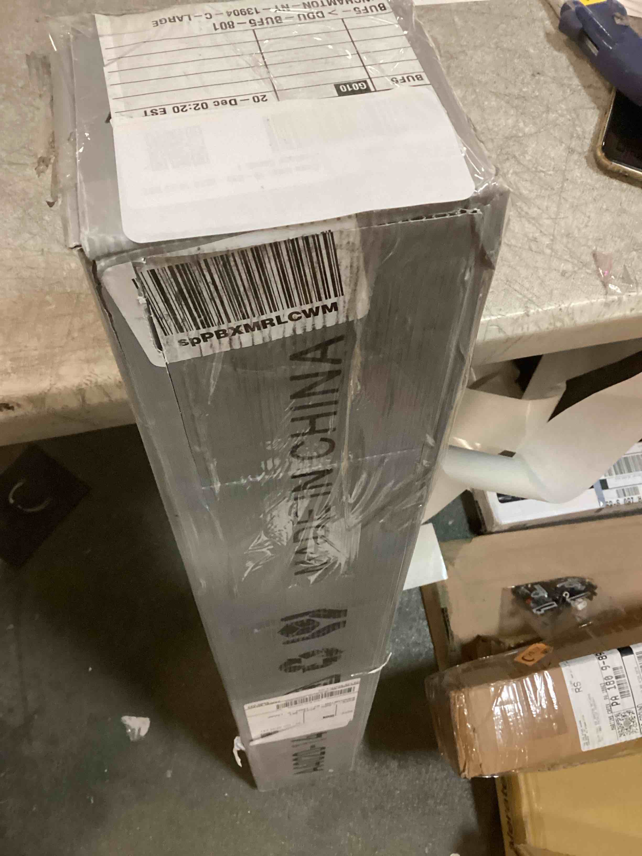 https://s3.amazonaws.com/lotting-images-prod/bidfta/PNK1278381_1735959521330.jpeg