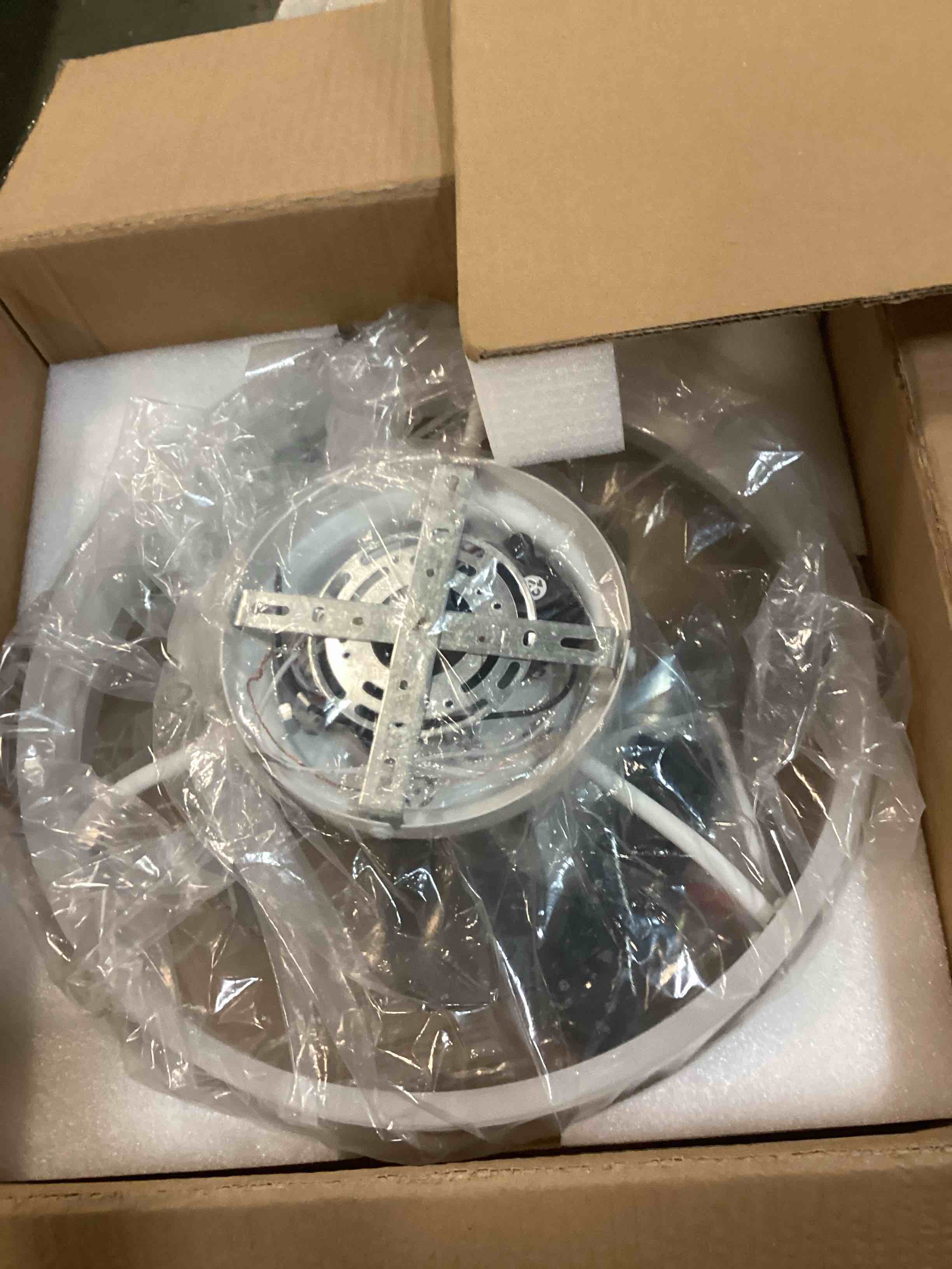 https://s3.amazonaws.com/lotting-images-prod/bidfta/PNK1278448_1735968801666.jpeg