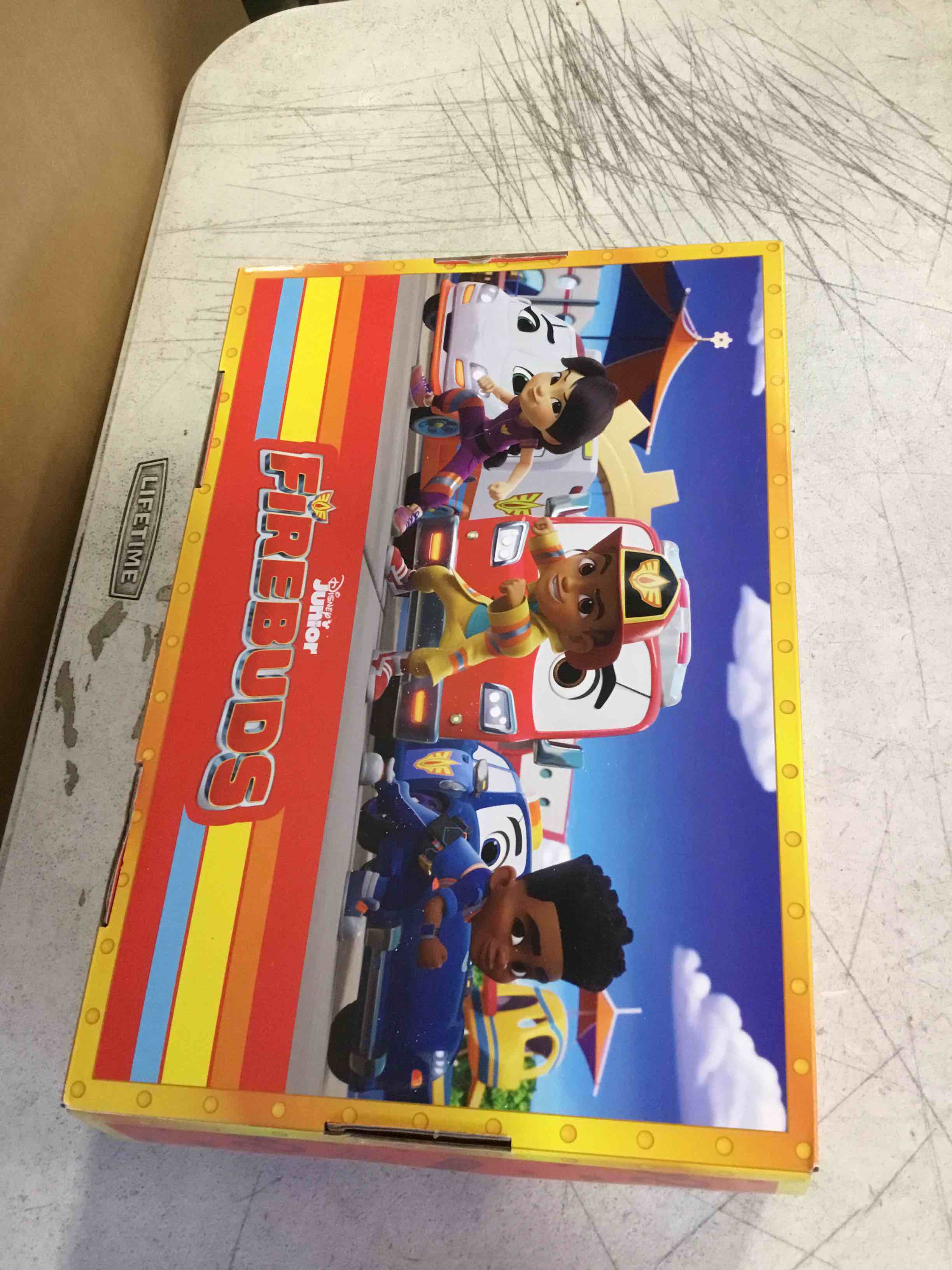 https://s3.amazonaws.com/lotting-images-prod/bidfta/PNK1280038_1735840220028.jpeg
