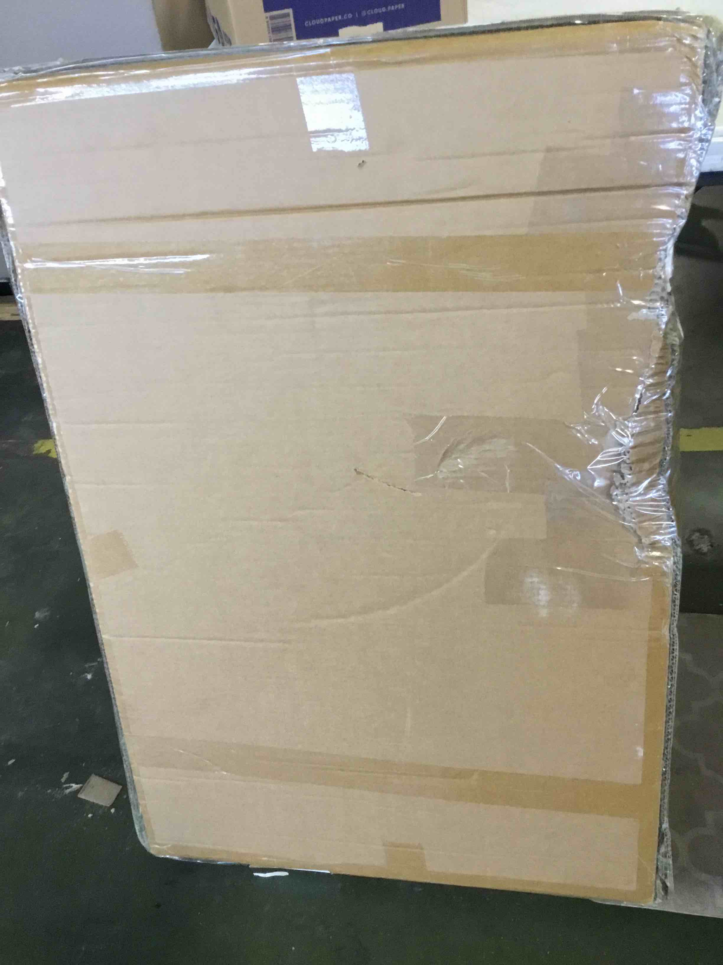 https://s3.amazonaws.com/lotting-images-prod/bidfta/PNK1280211_1735915492085.jpeg