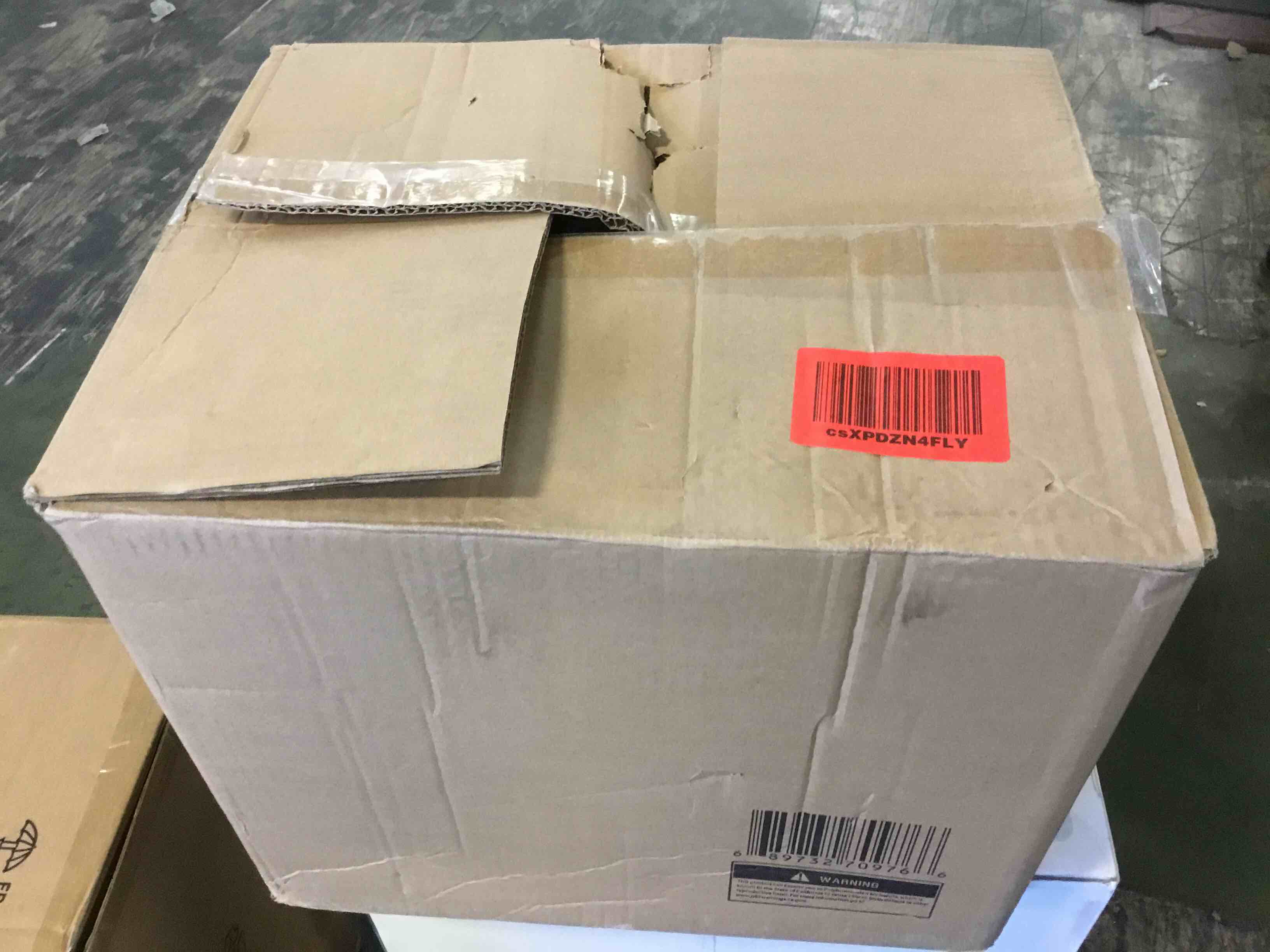https://s3.amazonaws.com/lotting-images-prod/bidfta/PNK1280624_1736012140916.jpeg