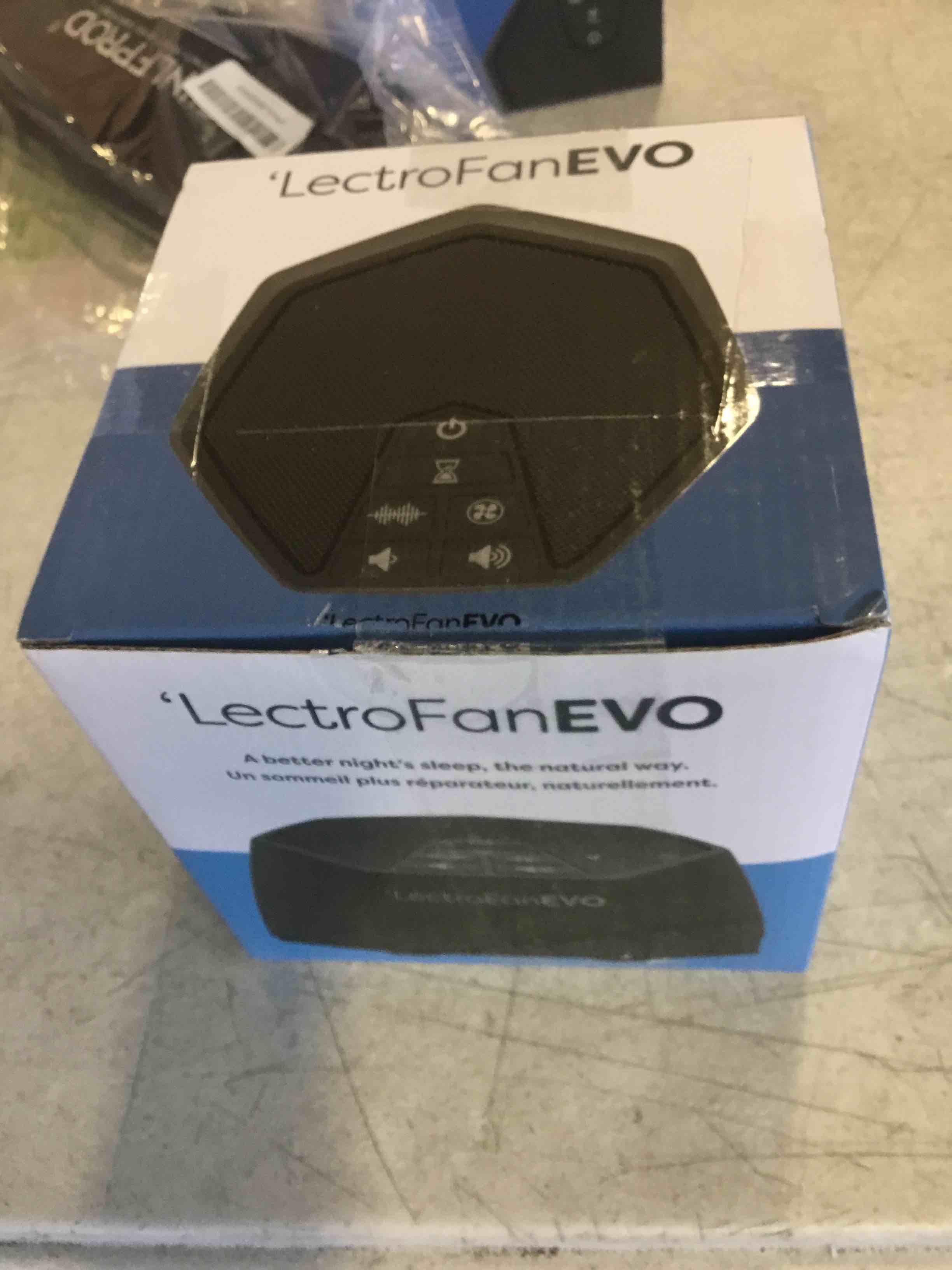 https://s3.amazonaws.com/lotting-images-prod/bidfta/PNK1281394_1736784305031.jpeg